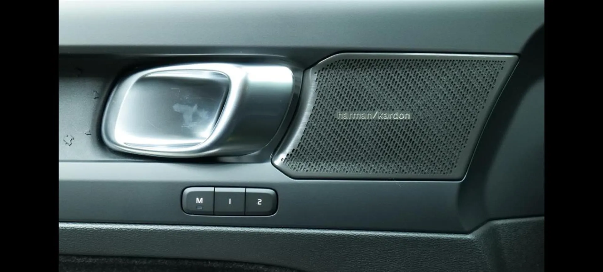 Autokuva 8 - JOJ-411