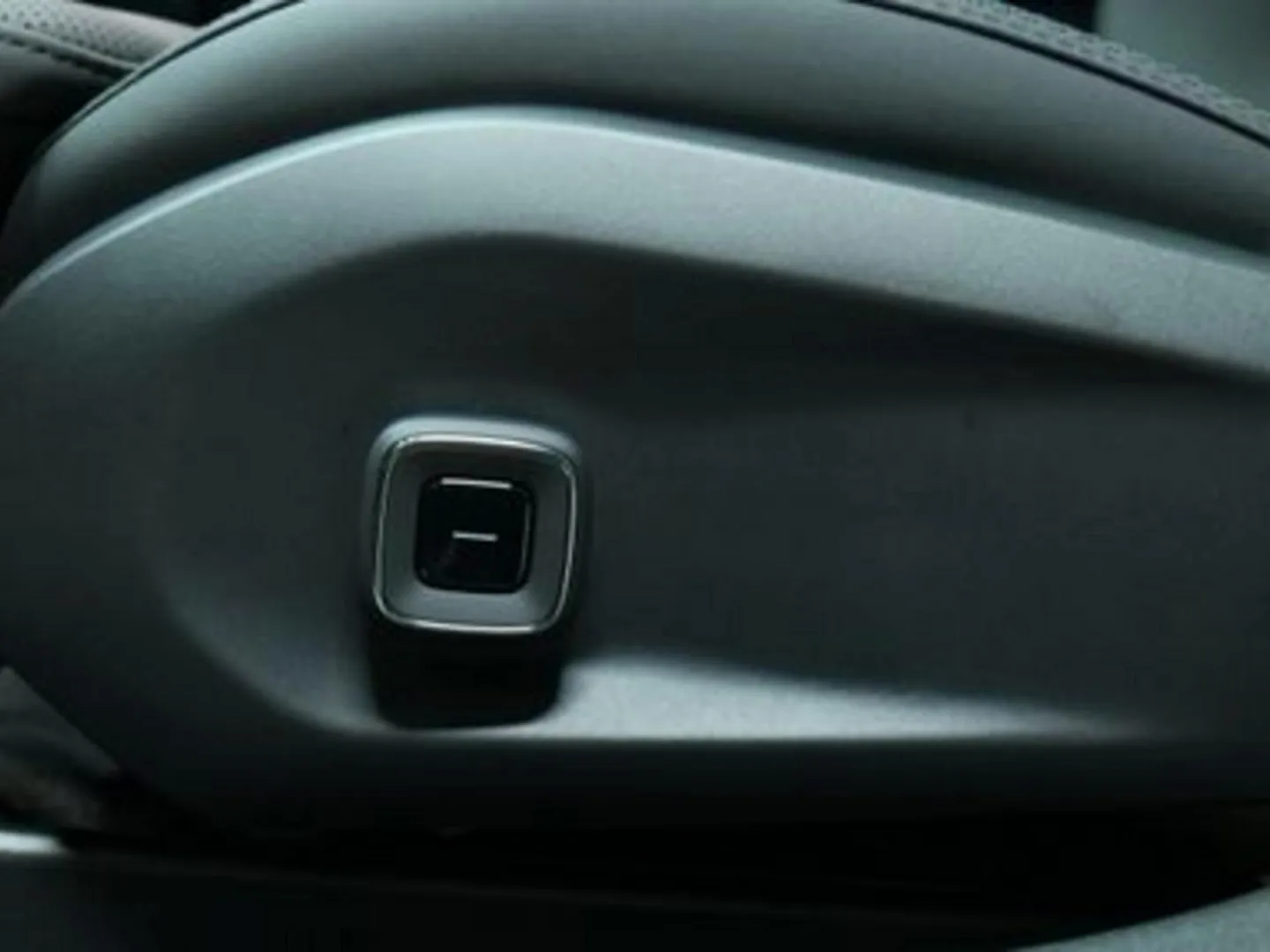 Autokuva 12 - JOL-743