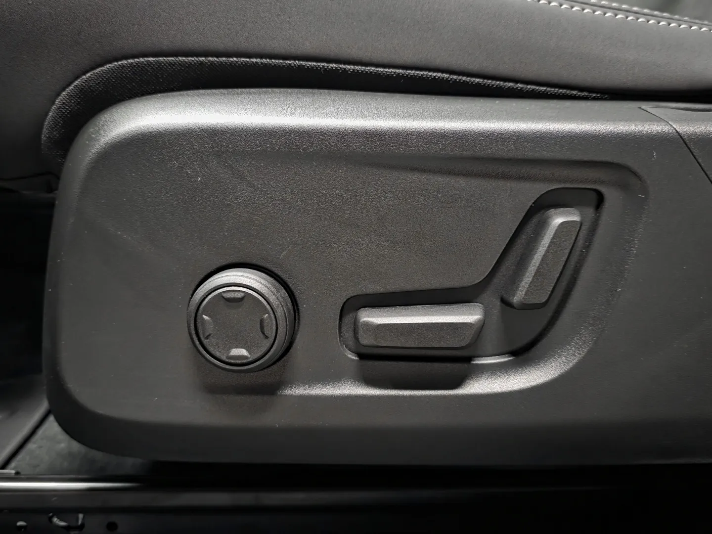 Autokuva 16 - JOL-745