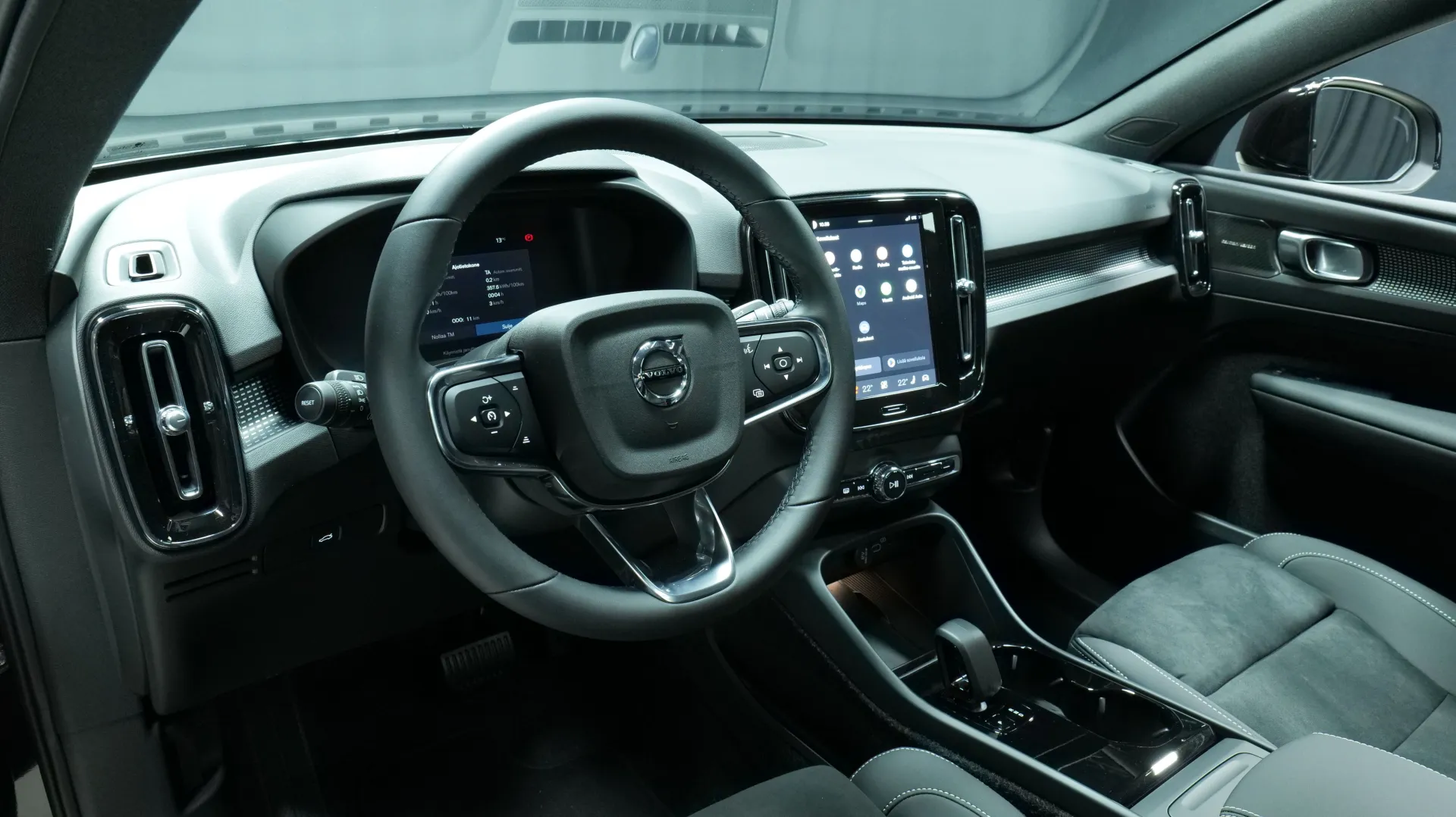 Autokuva 11 - JOM-956