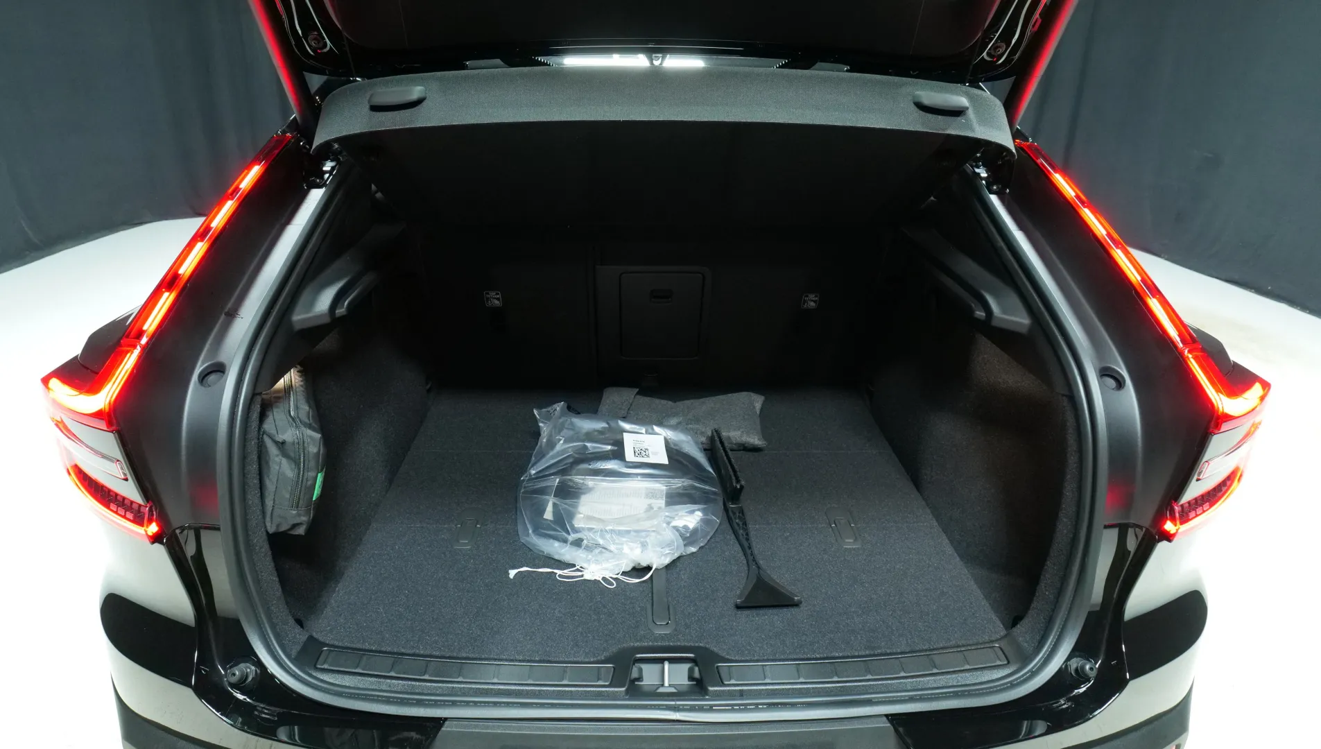 Autokuva 16 - JOM-956