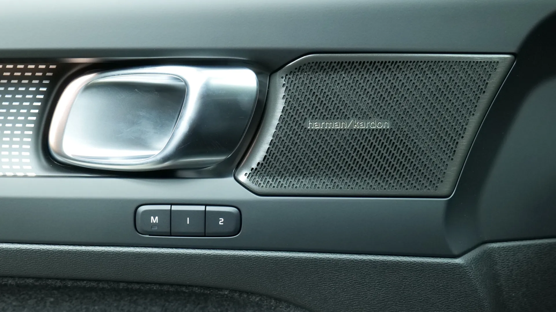 Autokuva 9 - JOM-956