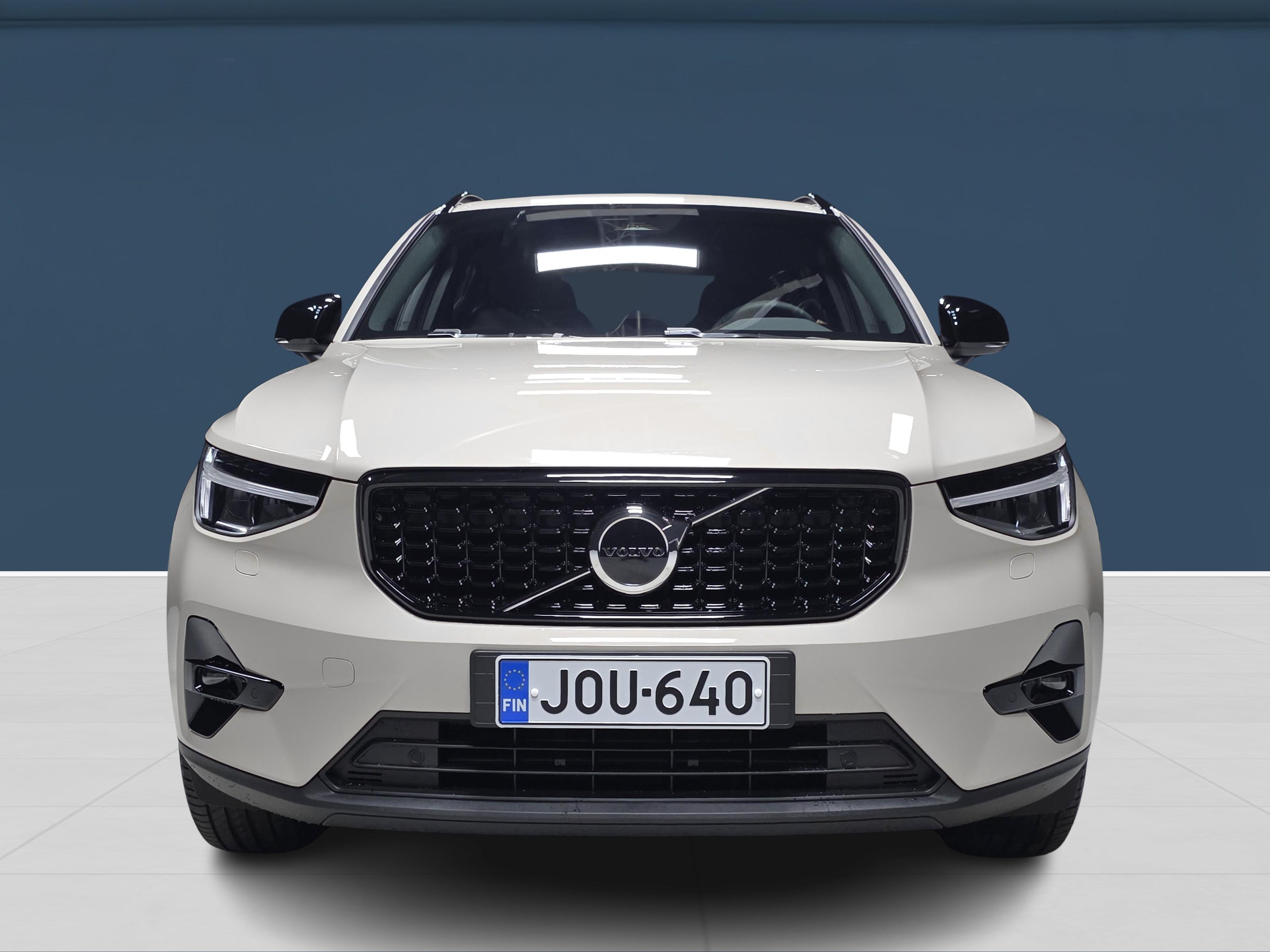 Volvo XC40 B3 MHEV Plus 2027, bild 2/15