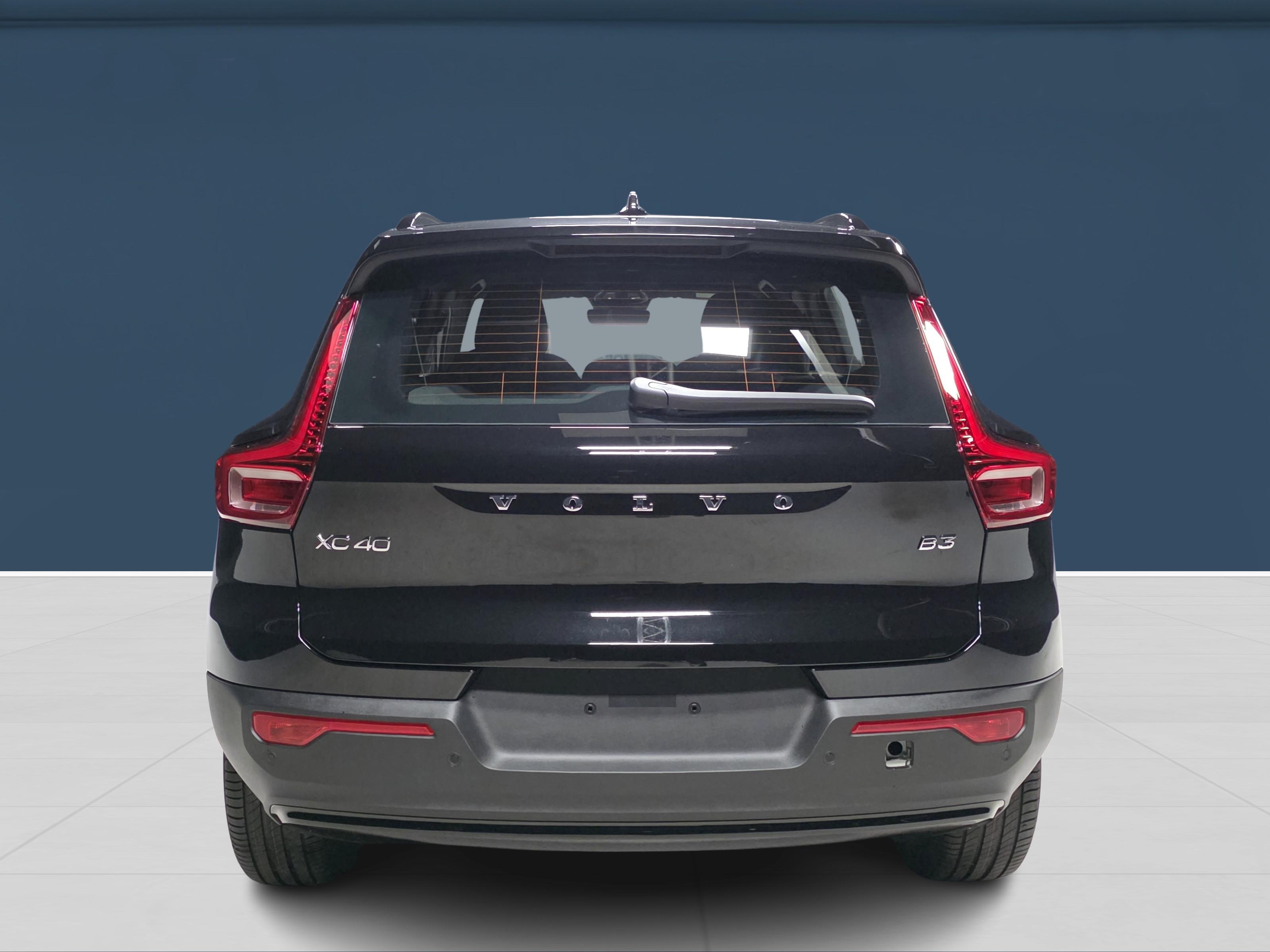 Volvo XC40 B3 MHEV Plus 2027, photo 5/14