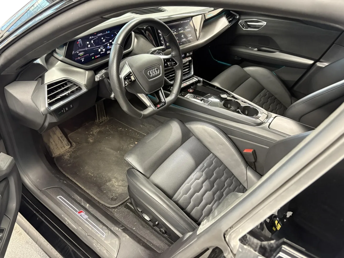 Autokuva 5 - JTO-300