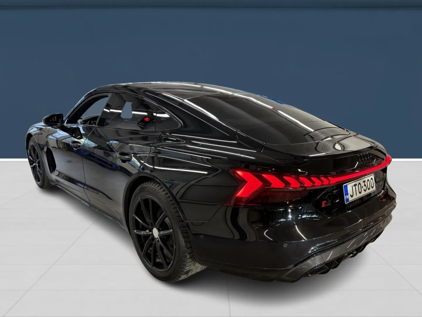 Autokuva 2 - JTO-300