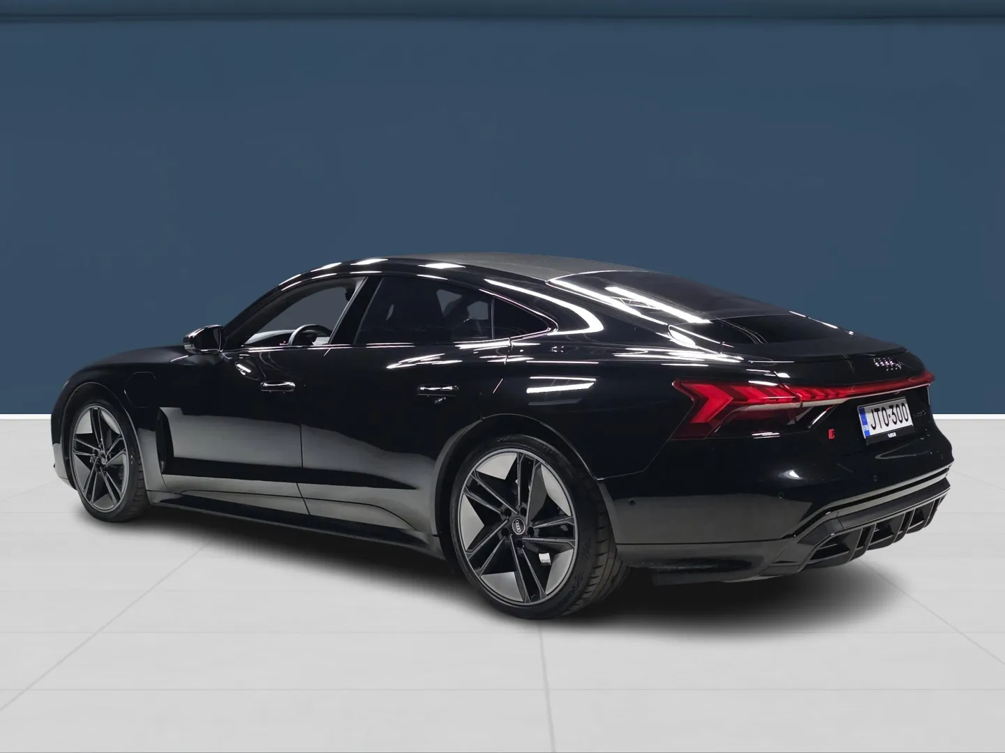 Autokuva 6 - JTO-300