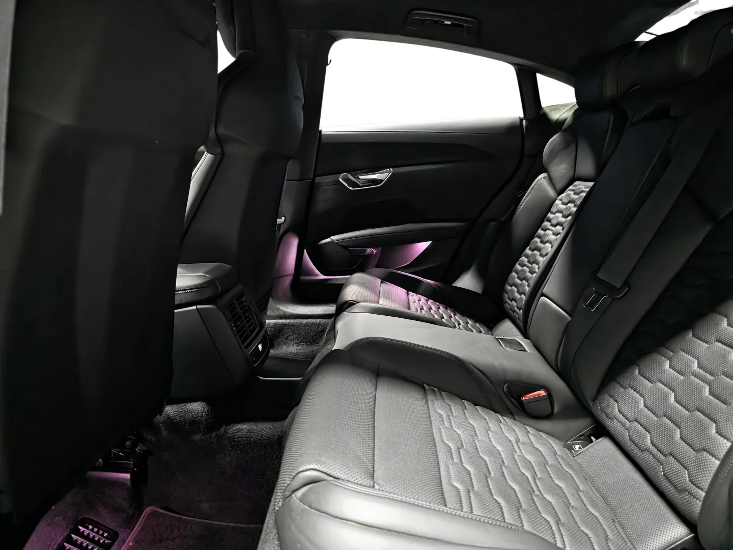 Autokuva 9 - JTO-300