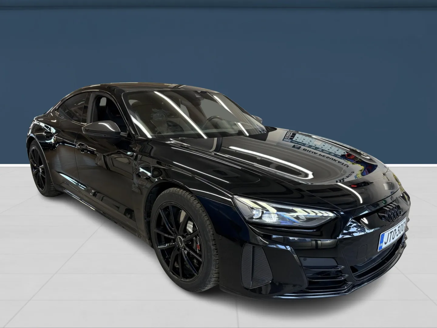 Autokuva 3 - JTO-300