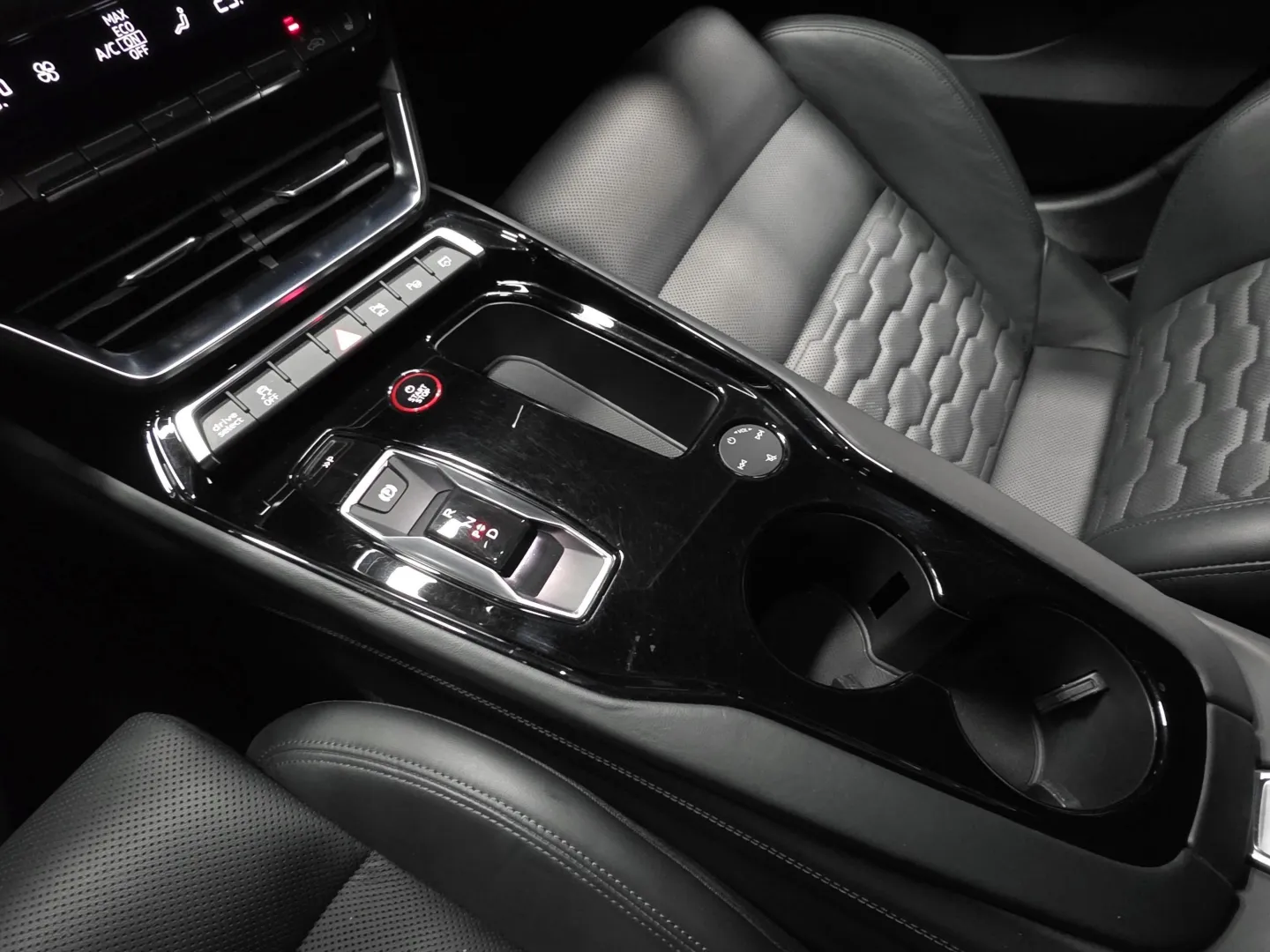 Autokuva 15 - JTO-300