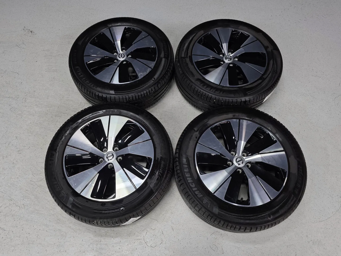 Autokuva 12 - JTP-814