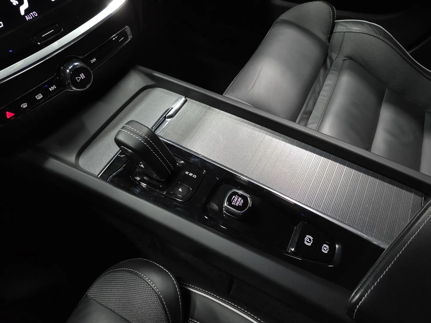 Autokuva 15 - JTS-156