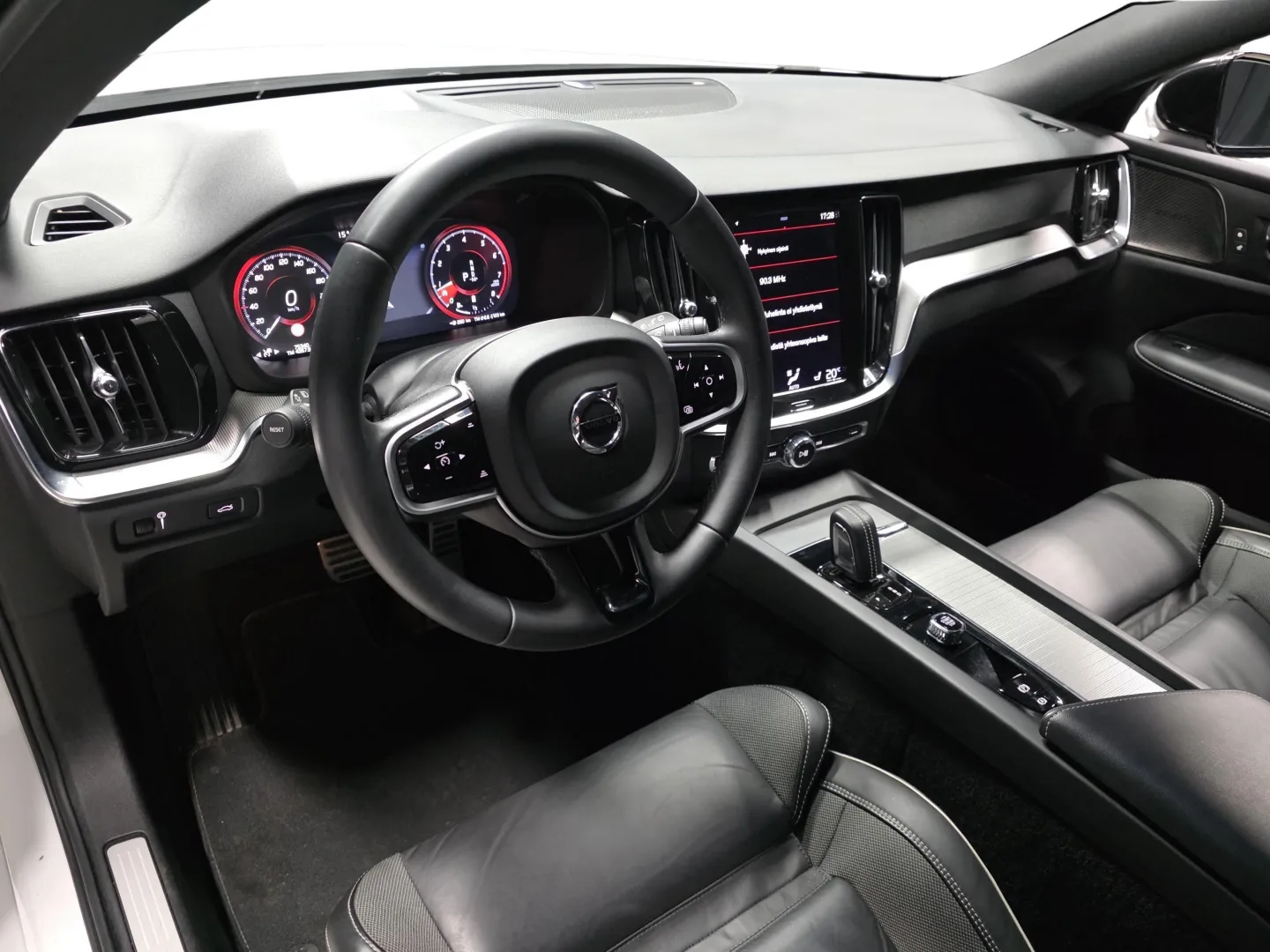 Autokuva 8 - JTS-156