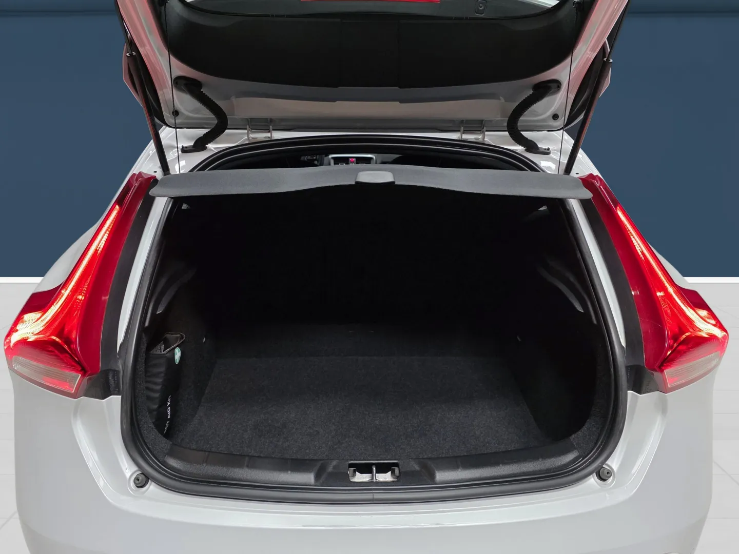 Autokuva 11 - KST-556