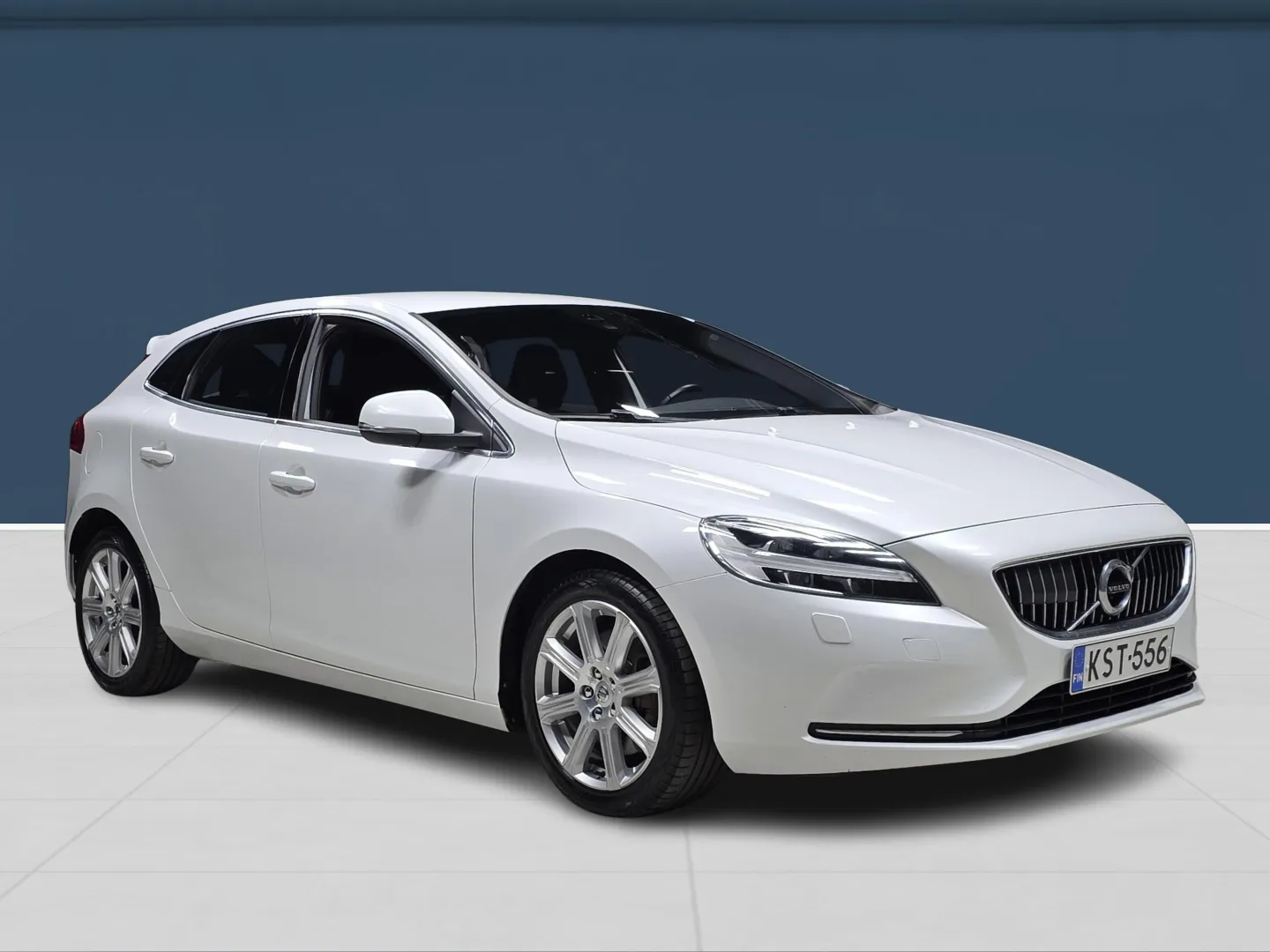 Autokuva 3 - KST-556