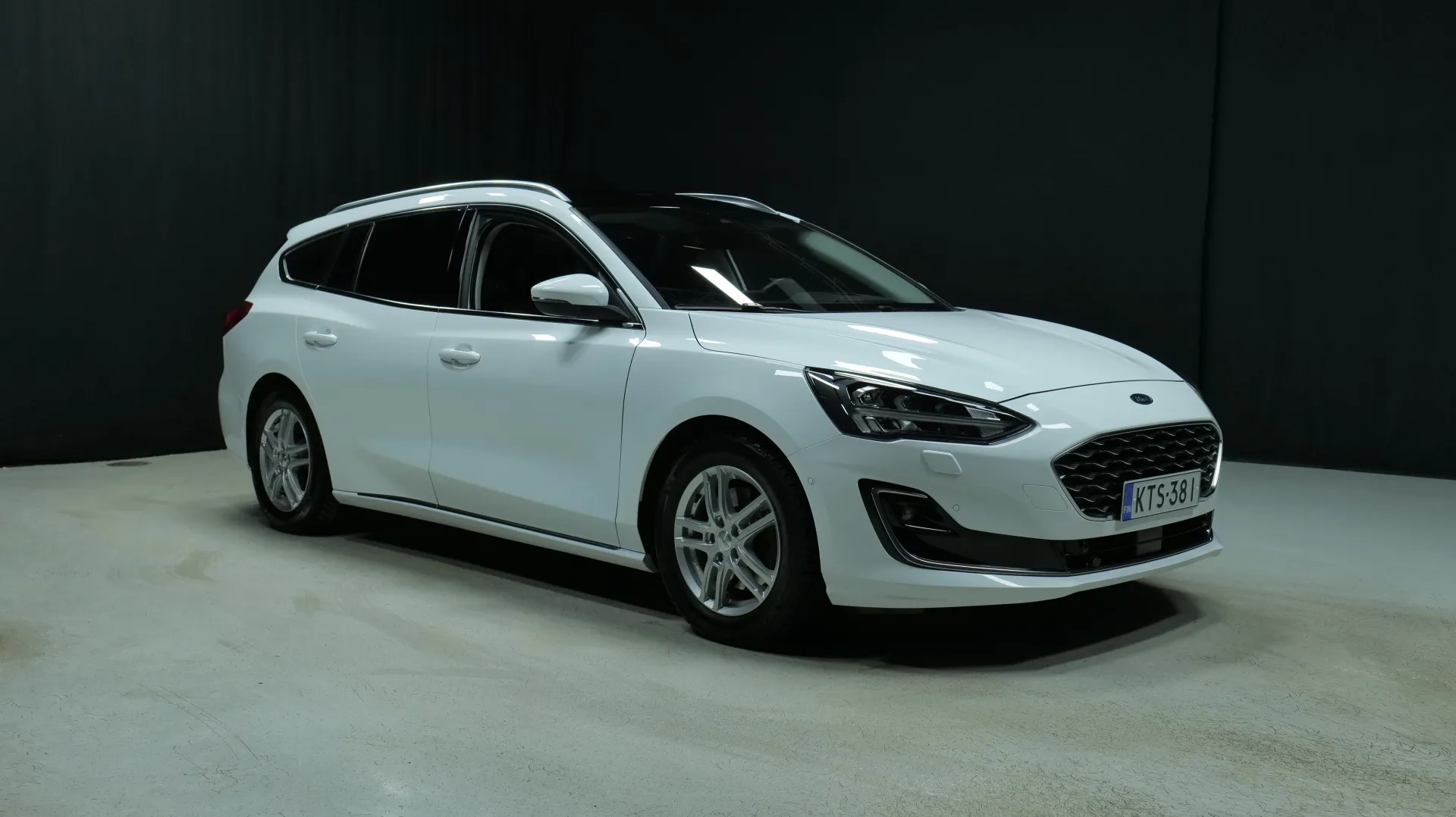 Autokuva 5 - KTS-381