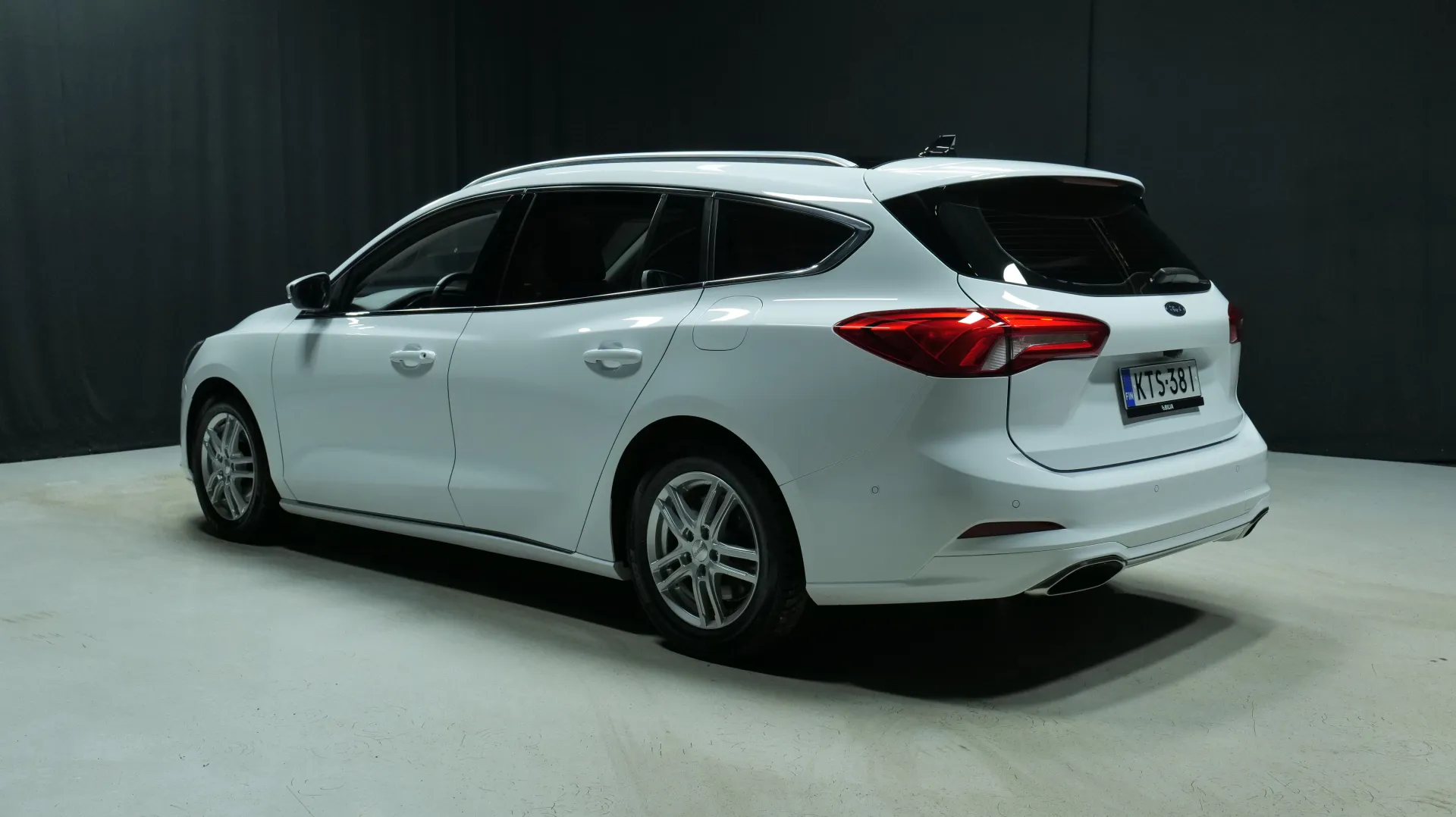 Autokuva 2 - KTS-381