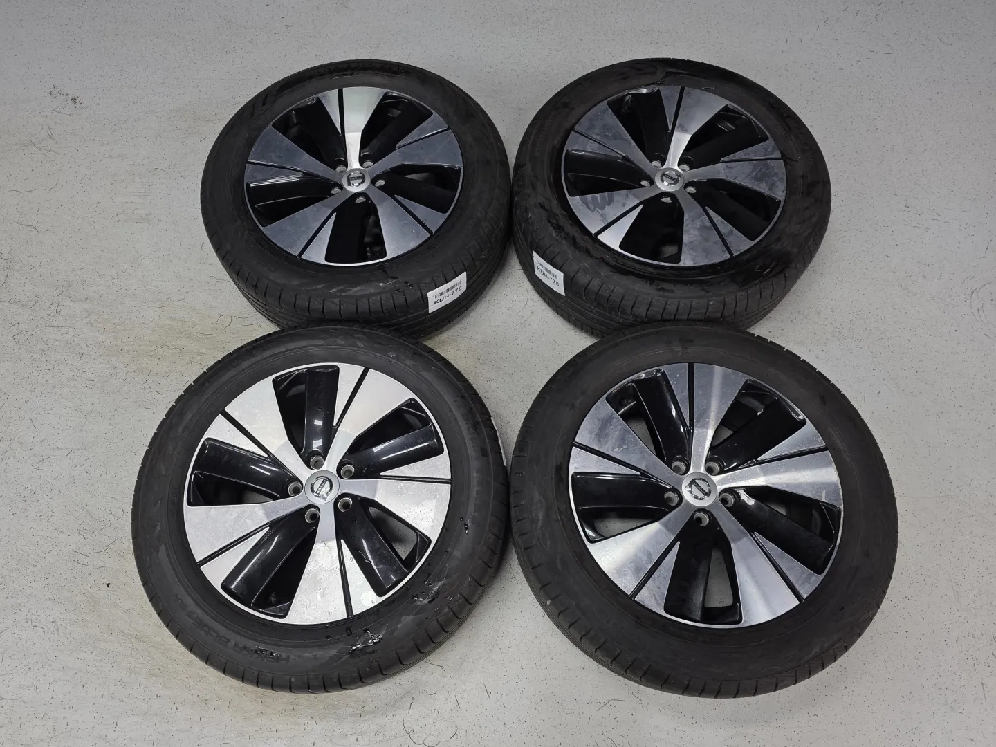 Autokuva 12 - KUH-778