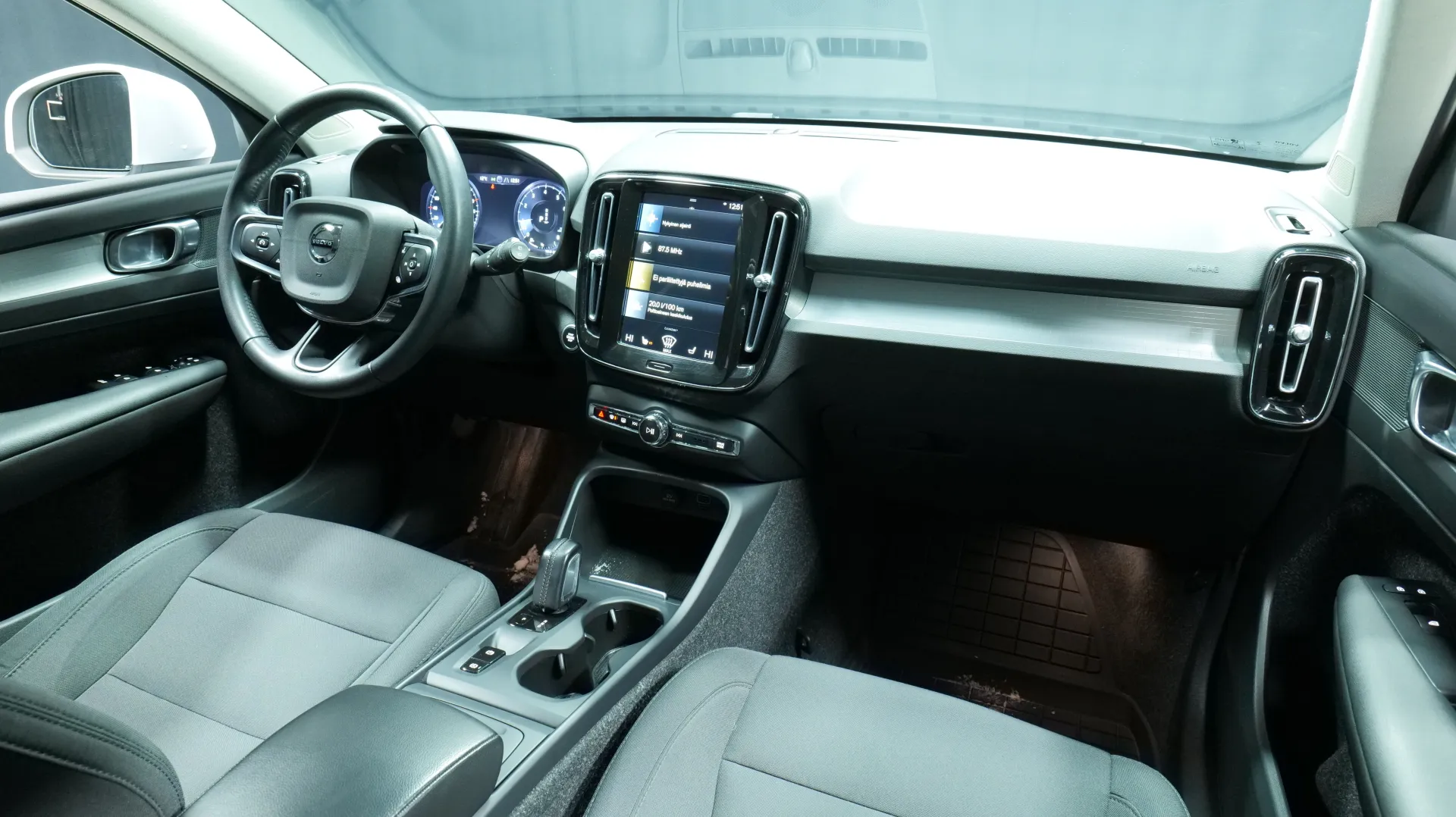 Autokuva 18 - KUJ-142