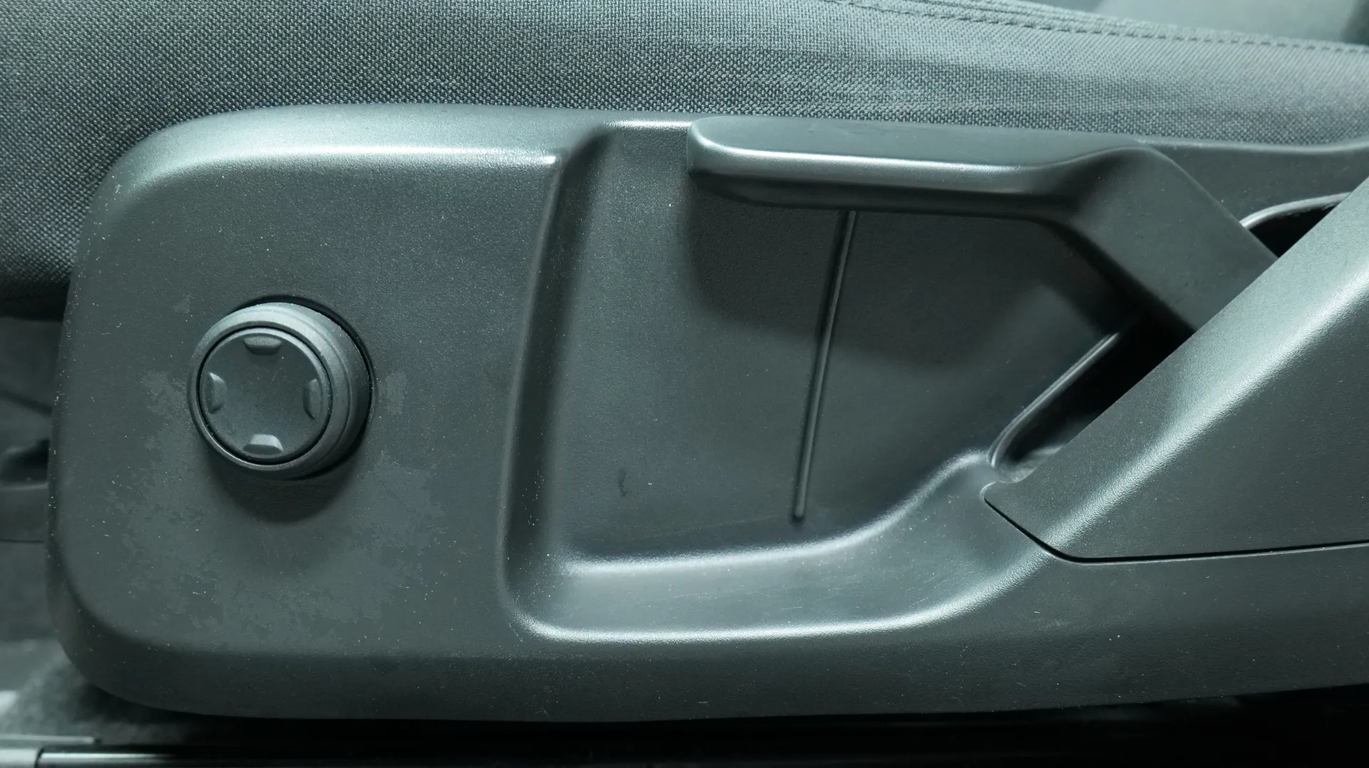 Autokuva 11 - KUJ-142