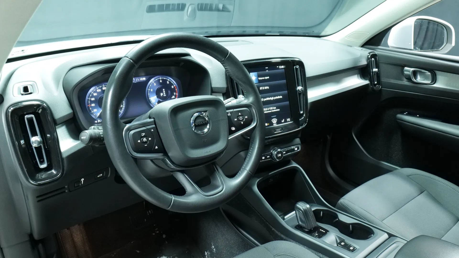 Autokuva 13 - KUJ-142