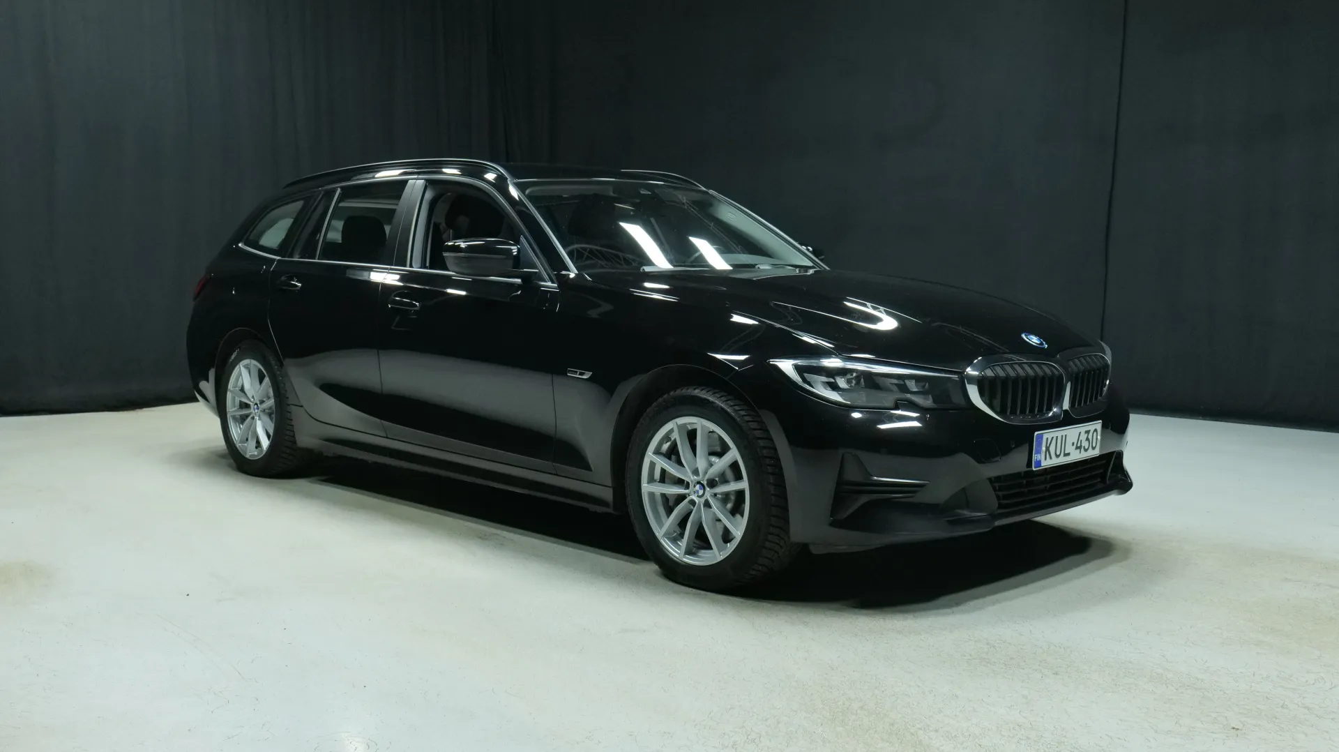 Autokuva 5 - KUL-430