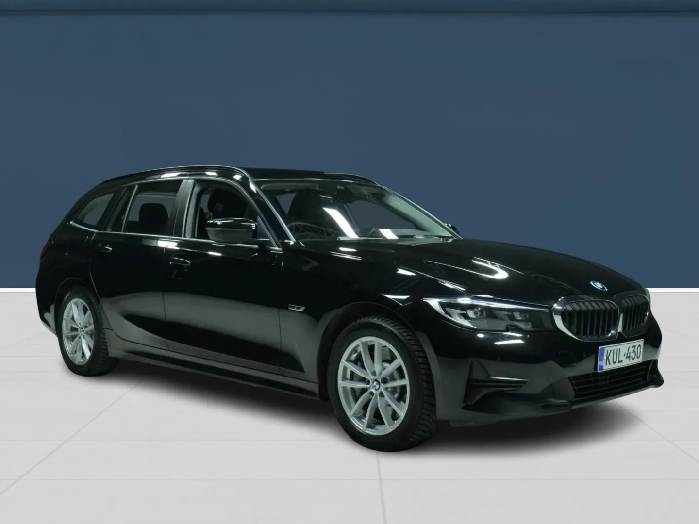 Autokuva 3 - KUL-430