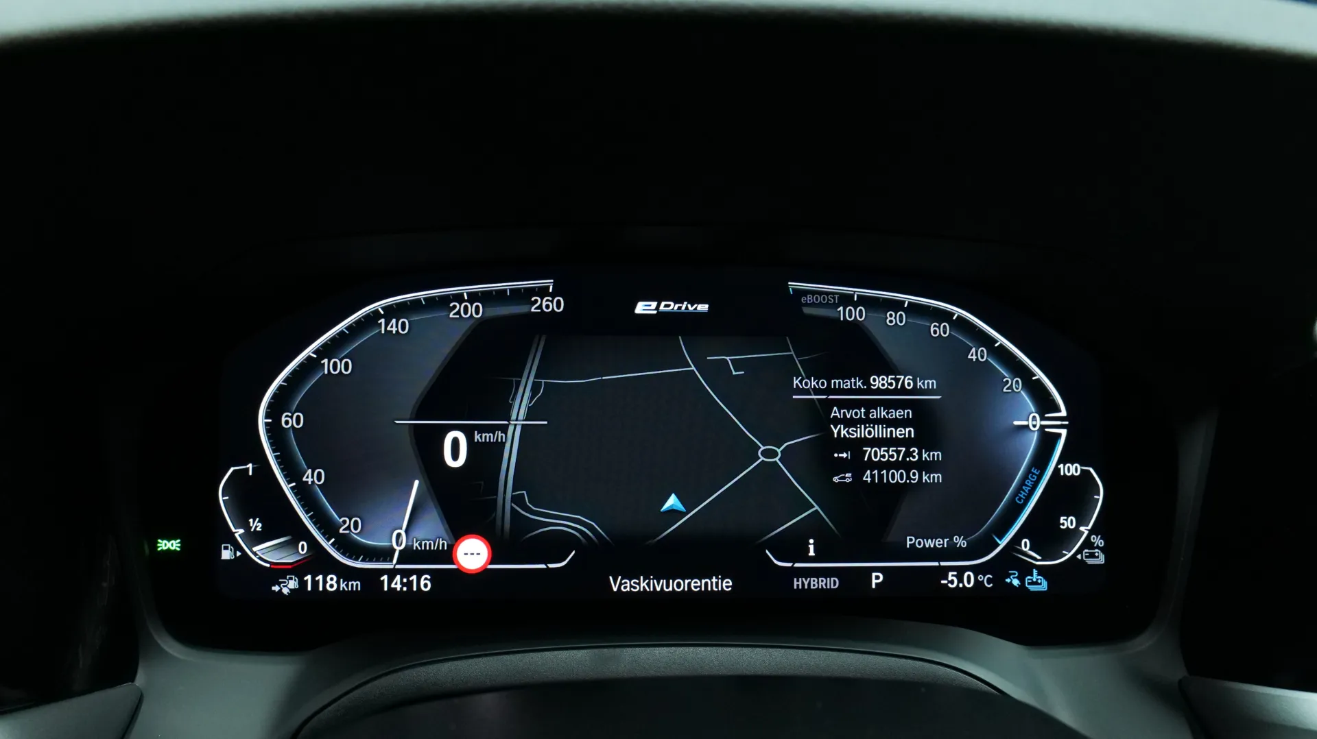 Autokuva 6 - KUL-430