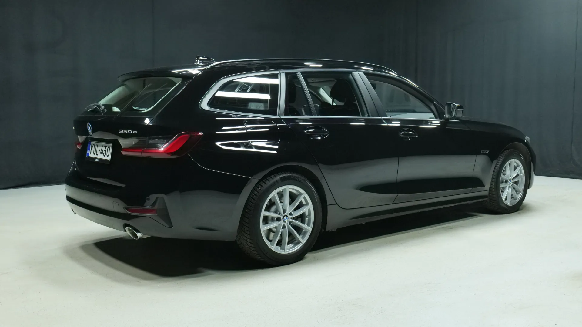 Autokuva 3 - KUL-430