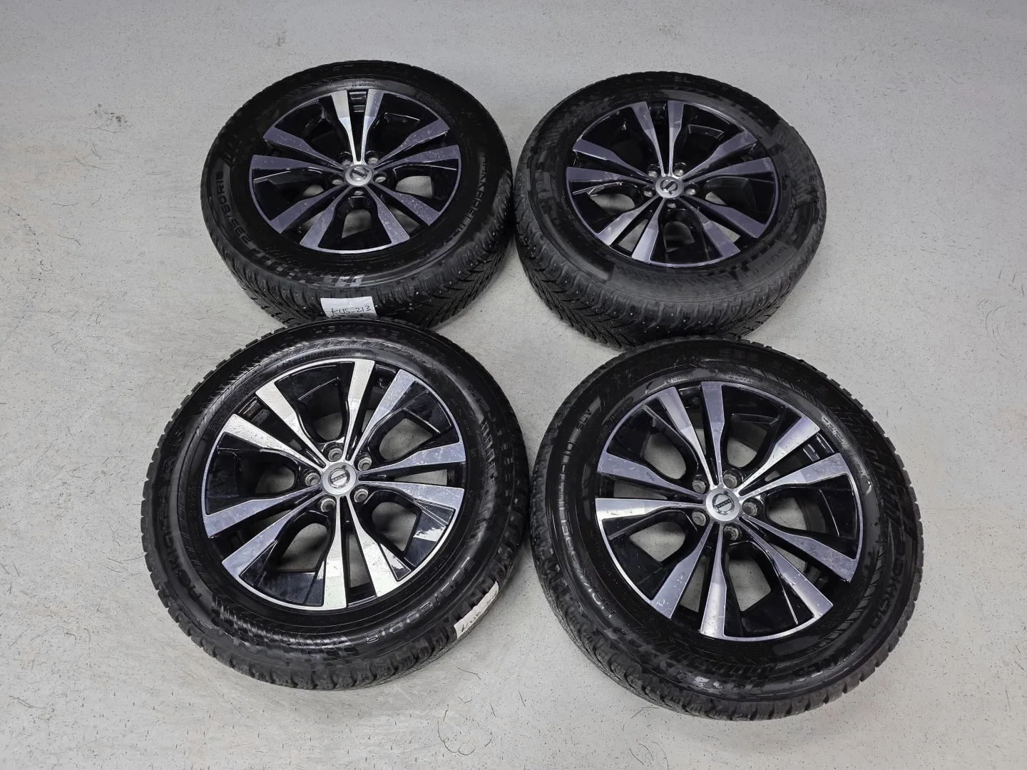 Autokuva 12 - KUS-213