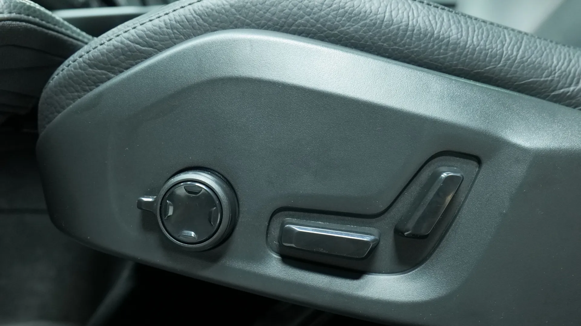 Autokuva 10 - KUS-223