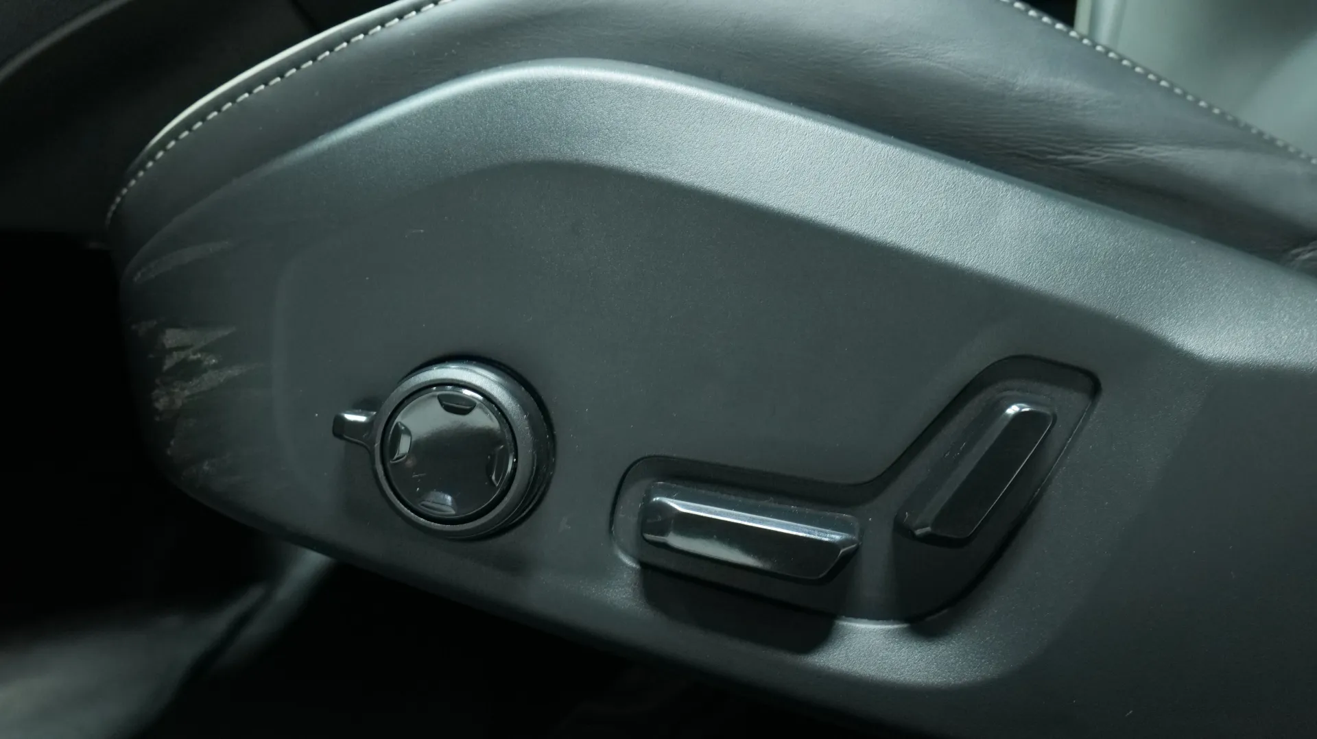 Autokuva 11 - KUS-625