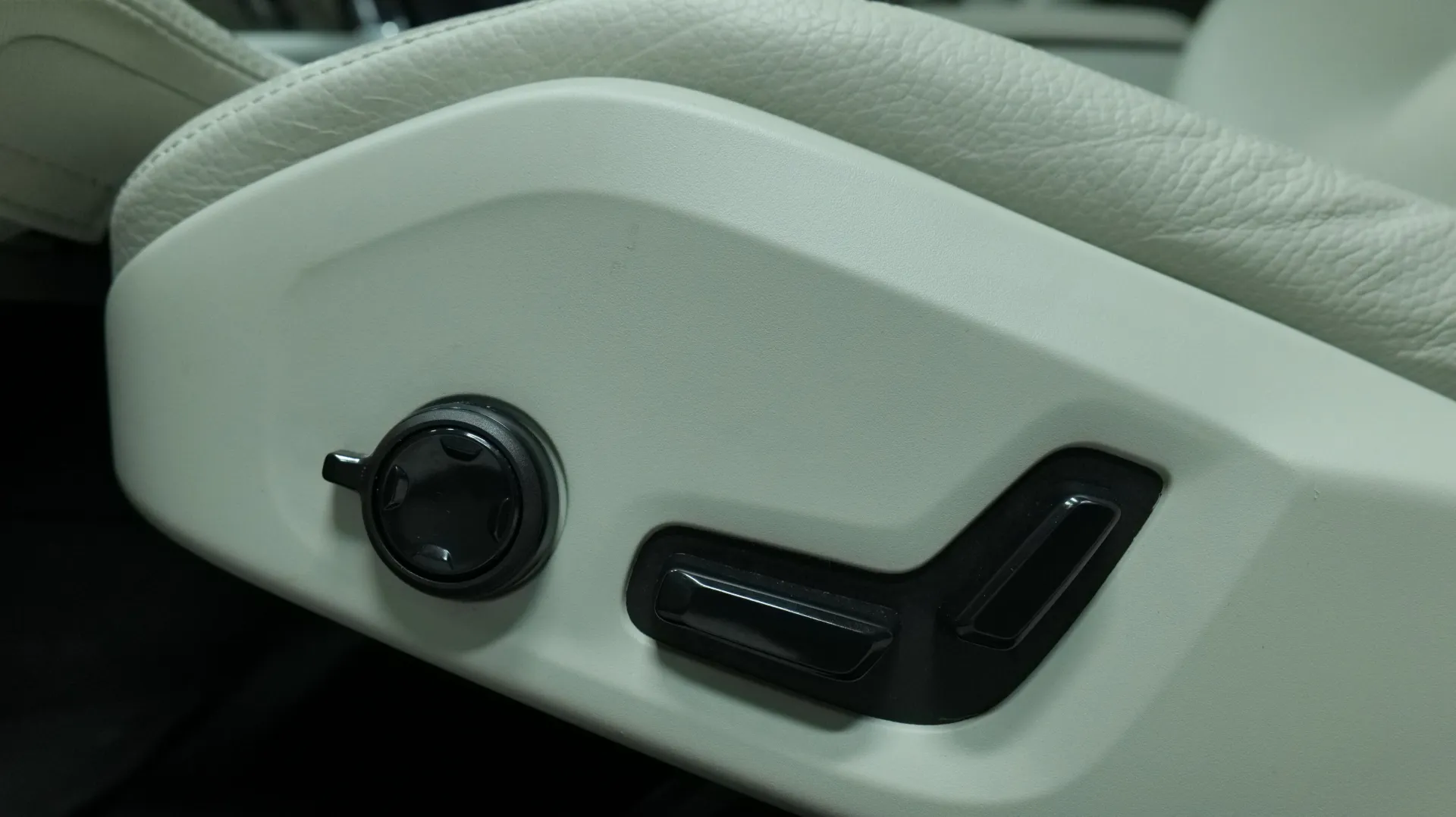 Autokuva 10 - KUS-628