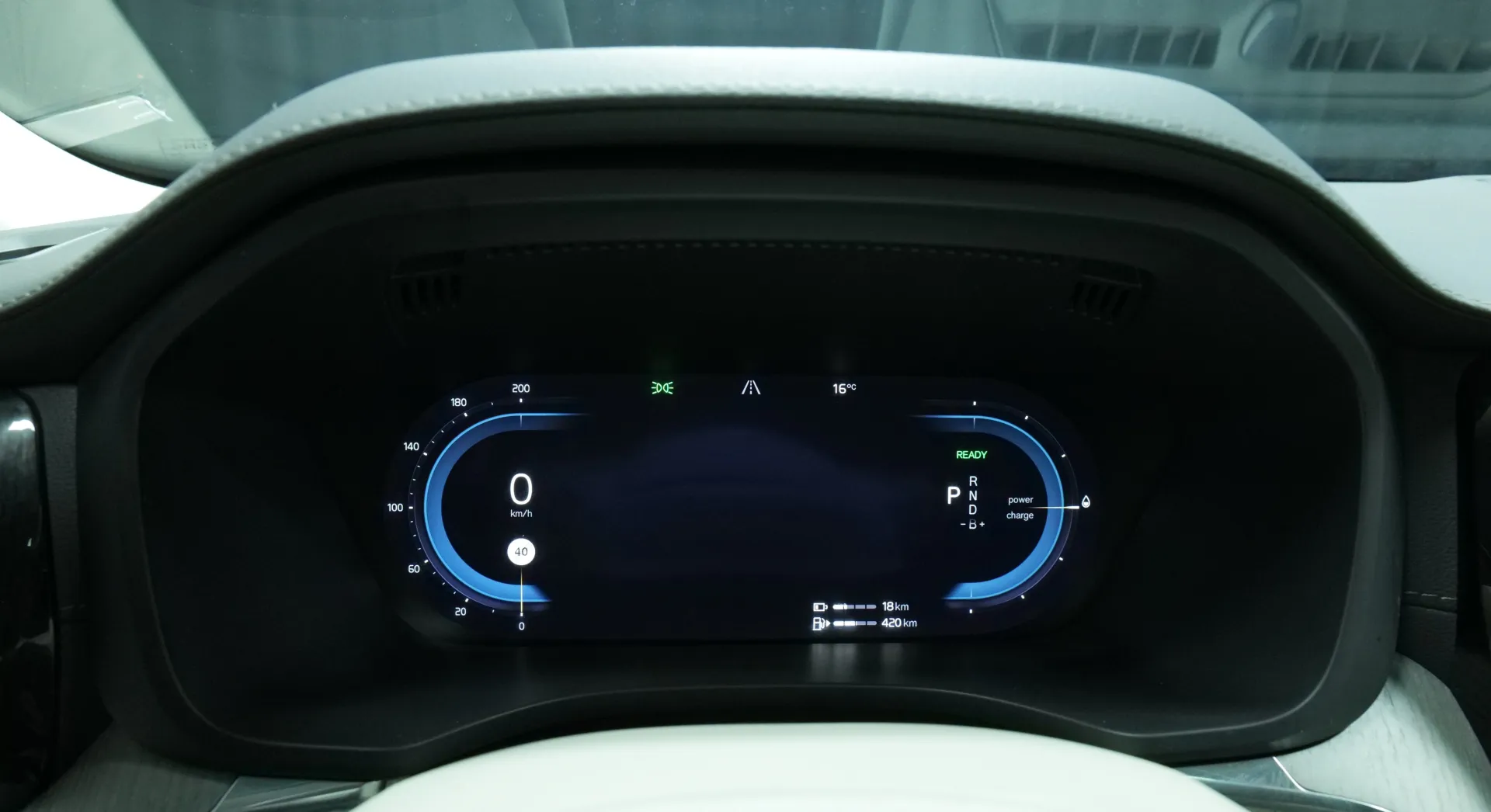 Autokuva 6 - KUX-712