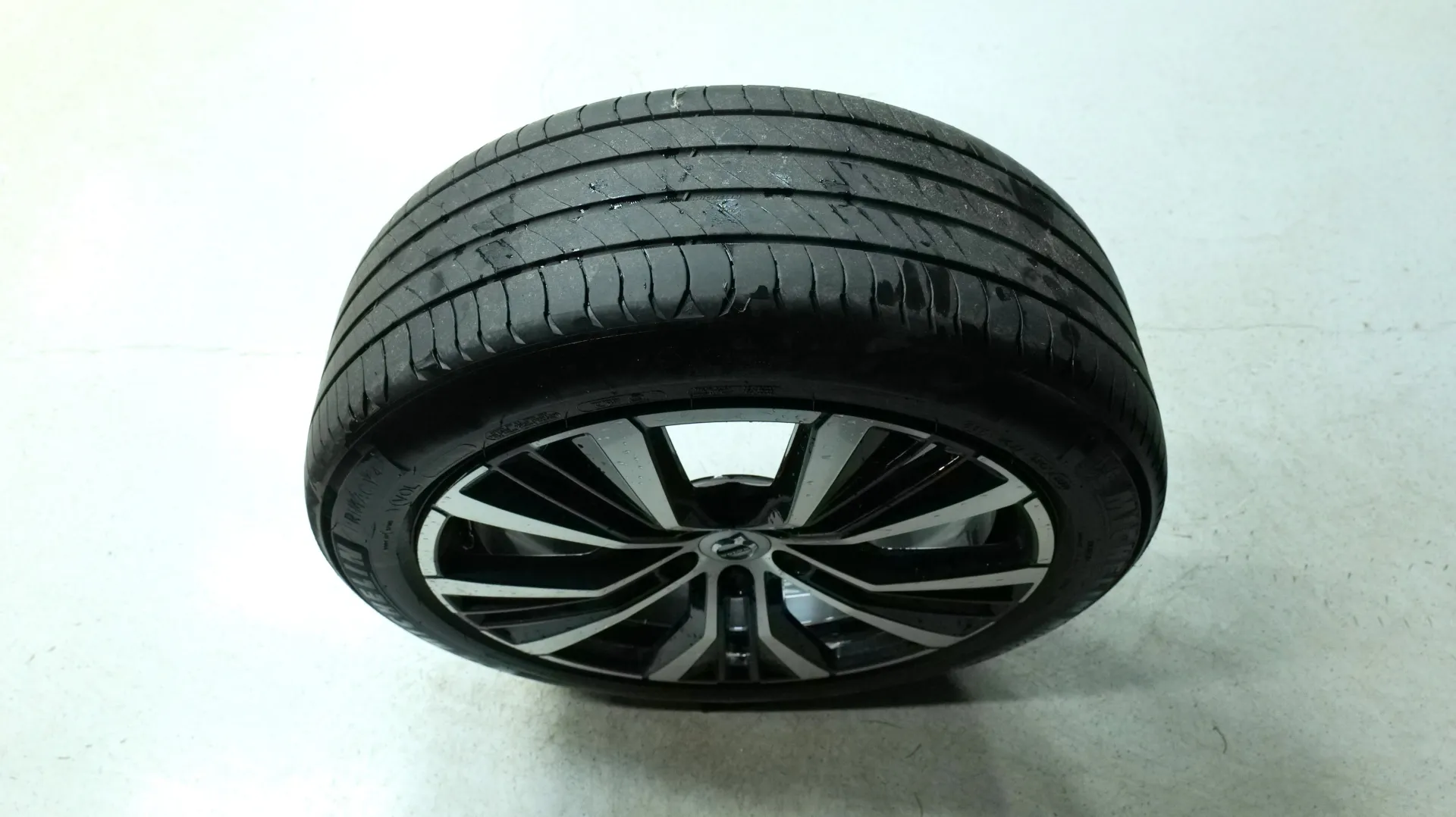 Autokuva 21 - KUX-712