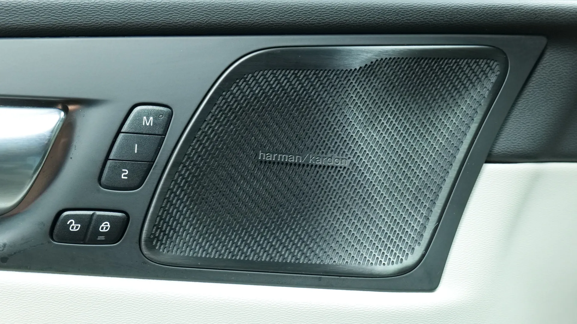 Autokuva 10 - KUX-712