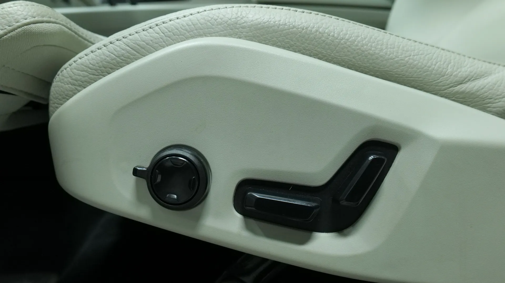 Autokuva 11 - KUX-712