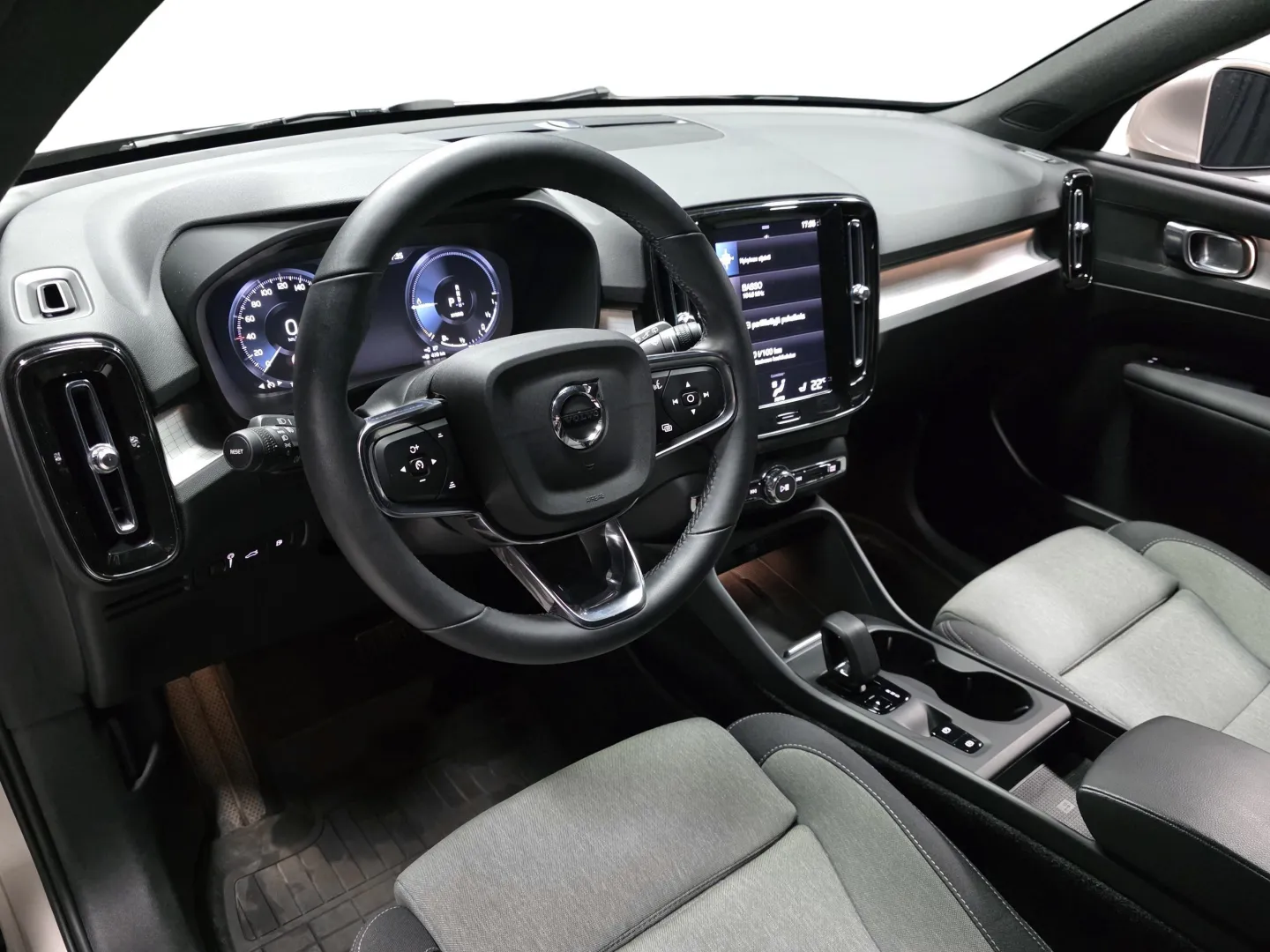 Autokuva 8 - KUZ-345