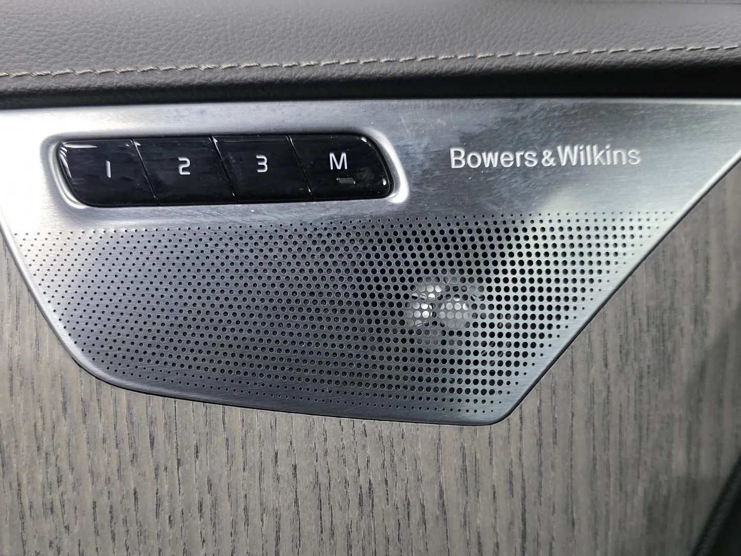 Autokuva 15 - KVA-683