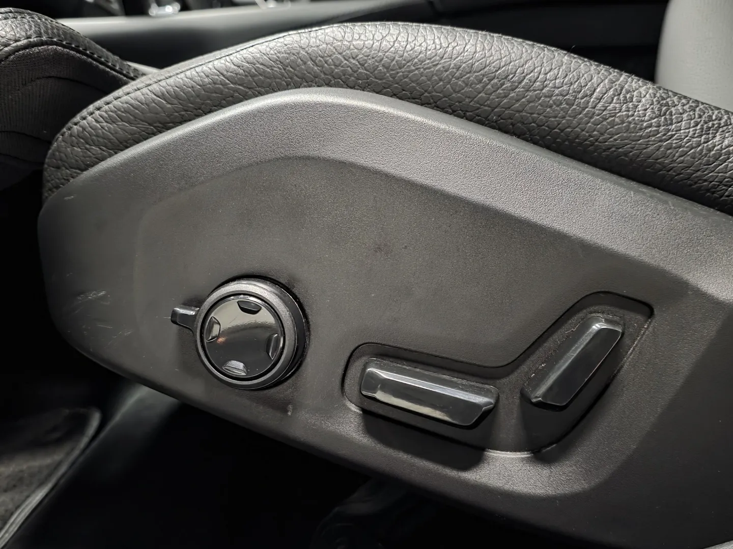 Autokuva 16 - KVM-227