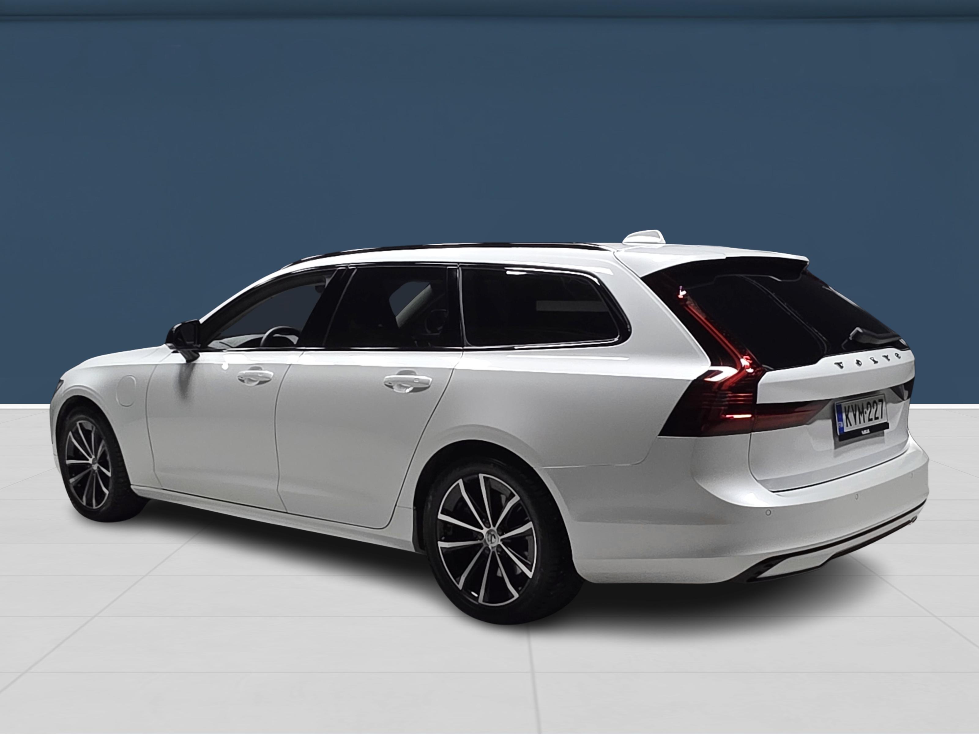Volvo V90 2024, photo 6/17