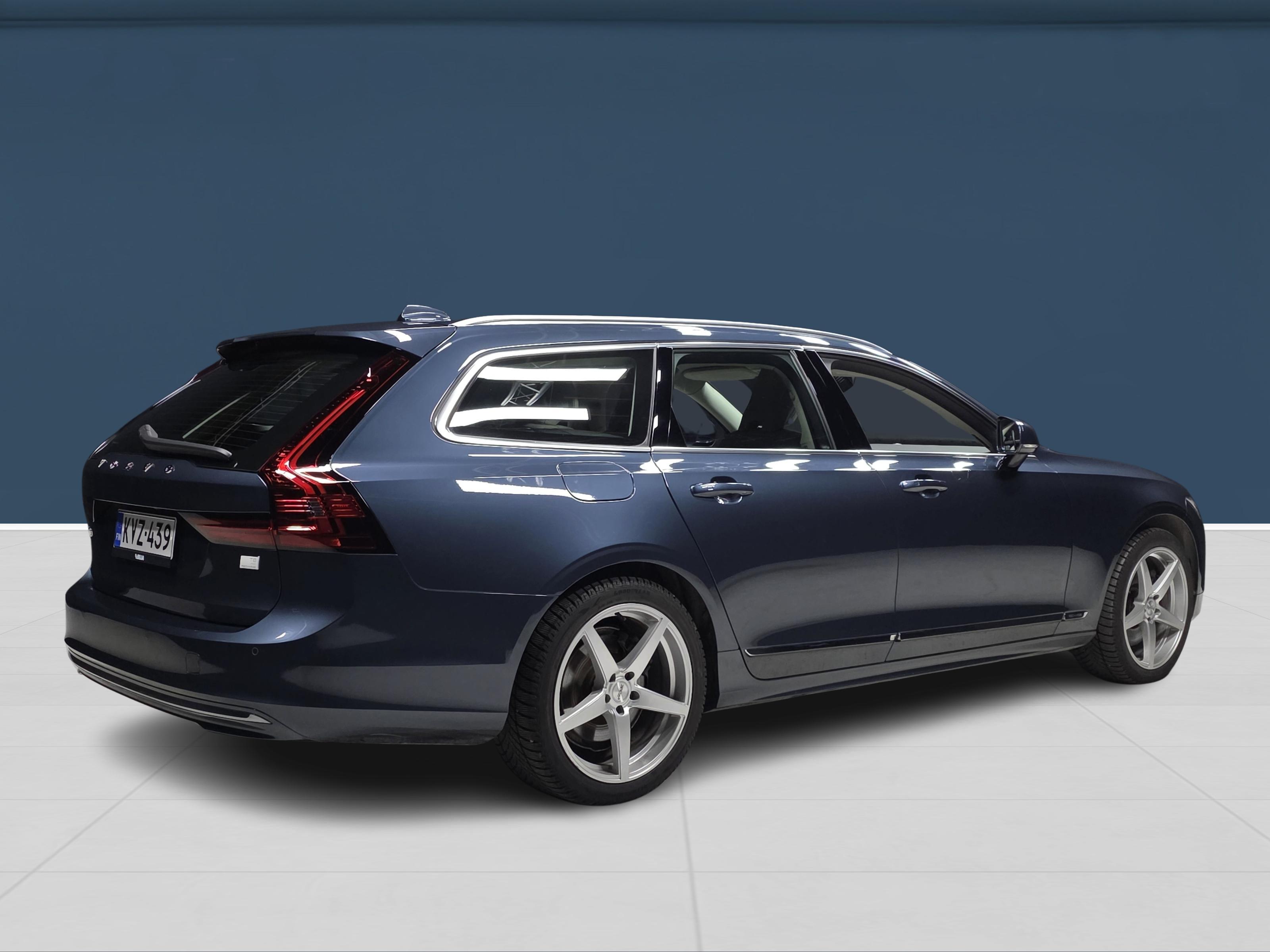 Volvo V90 2023, photo 4/16