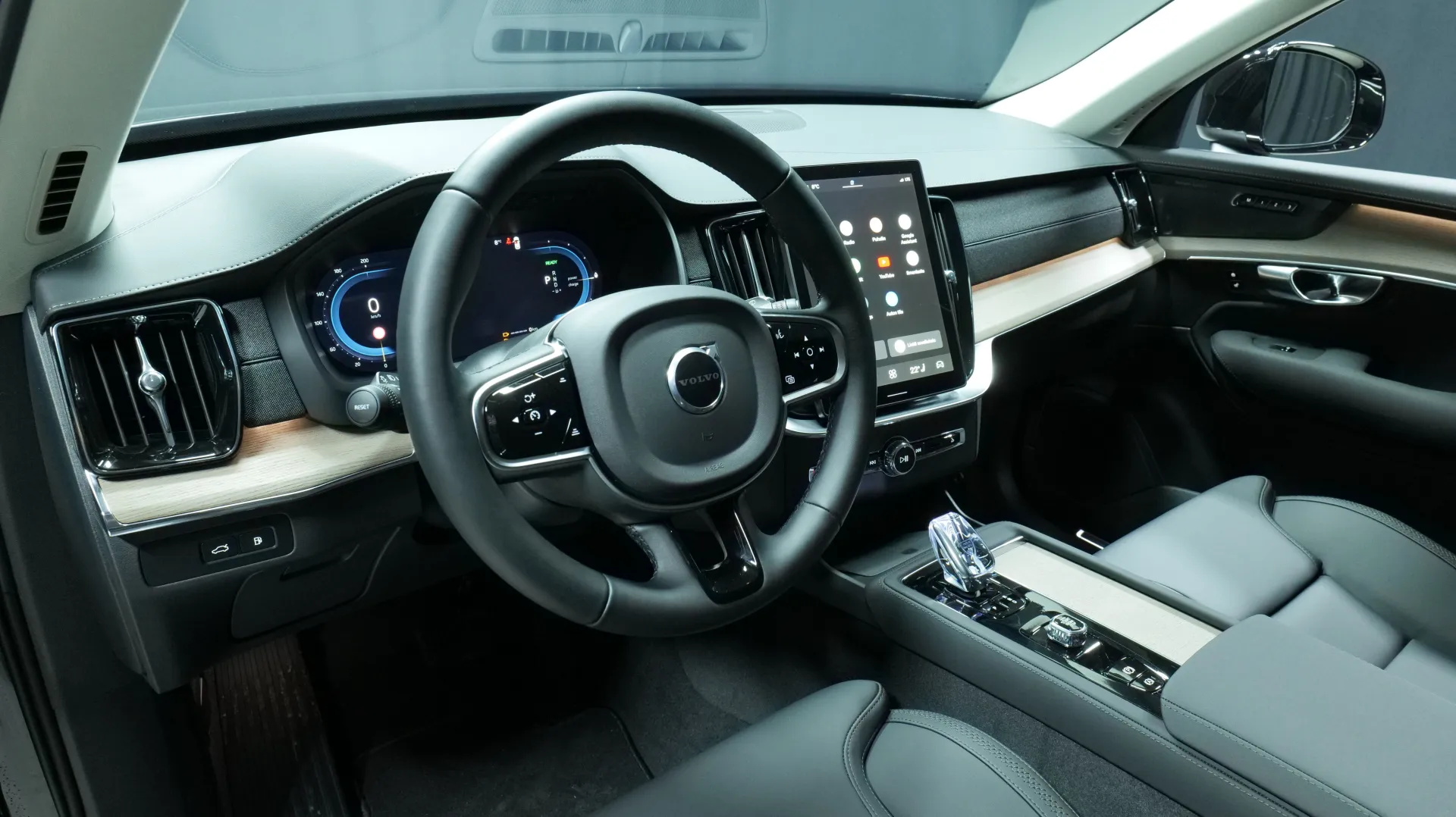 Autokuva 13 - KXC-121