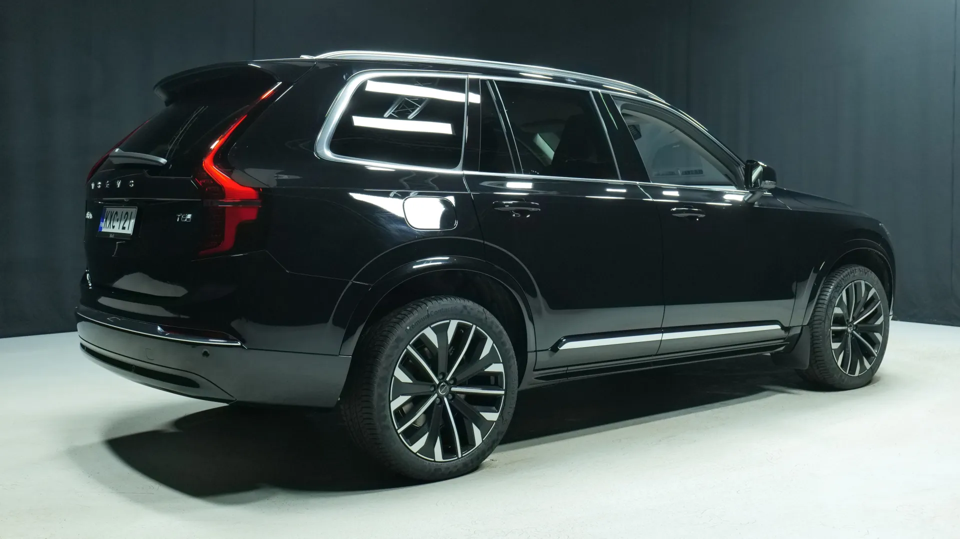 Autokuva 3 - KXC-121