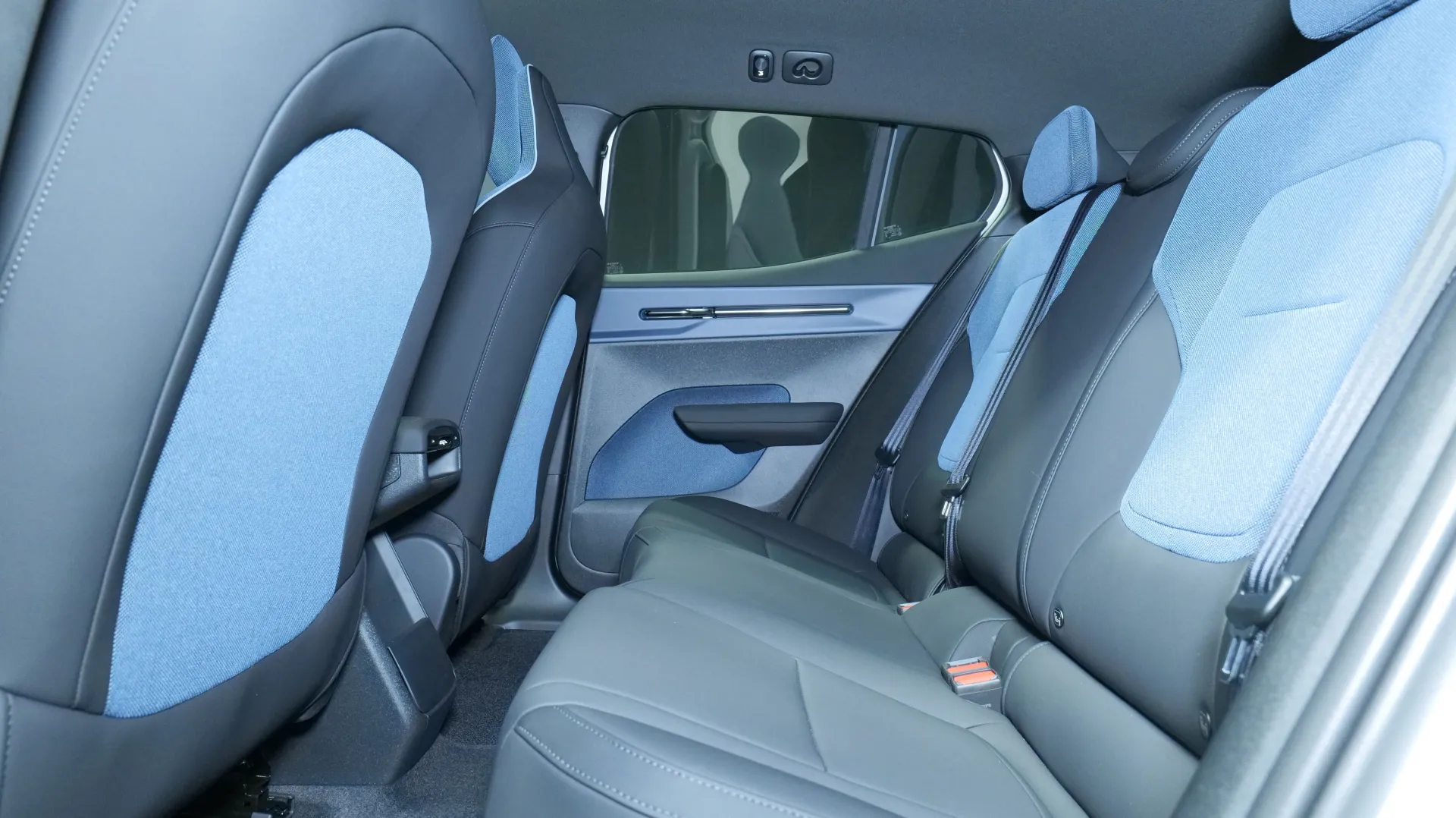 Autokuva 14 - KXC-701