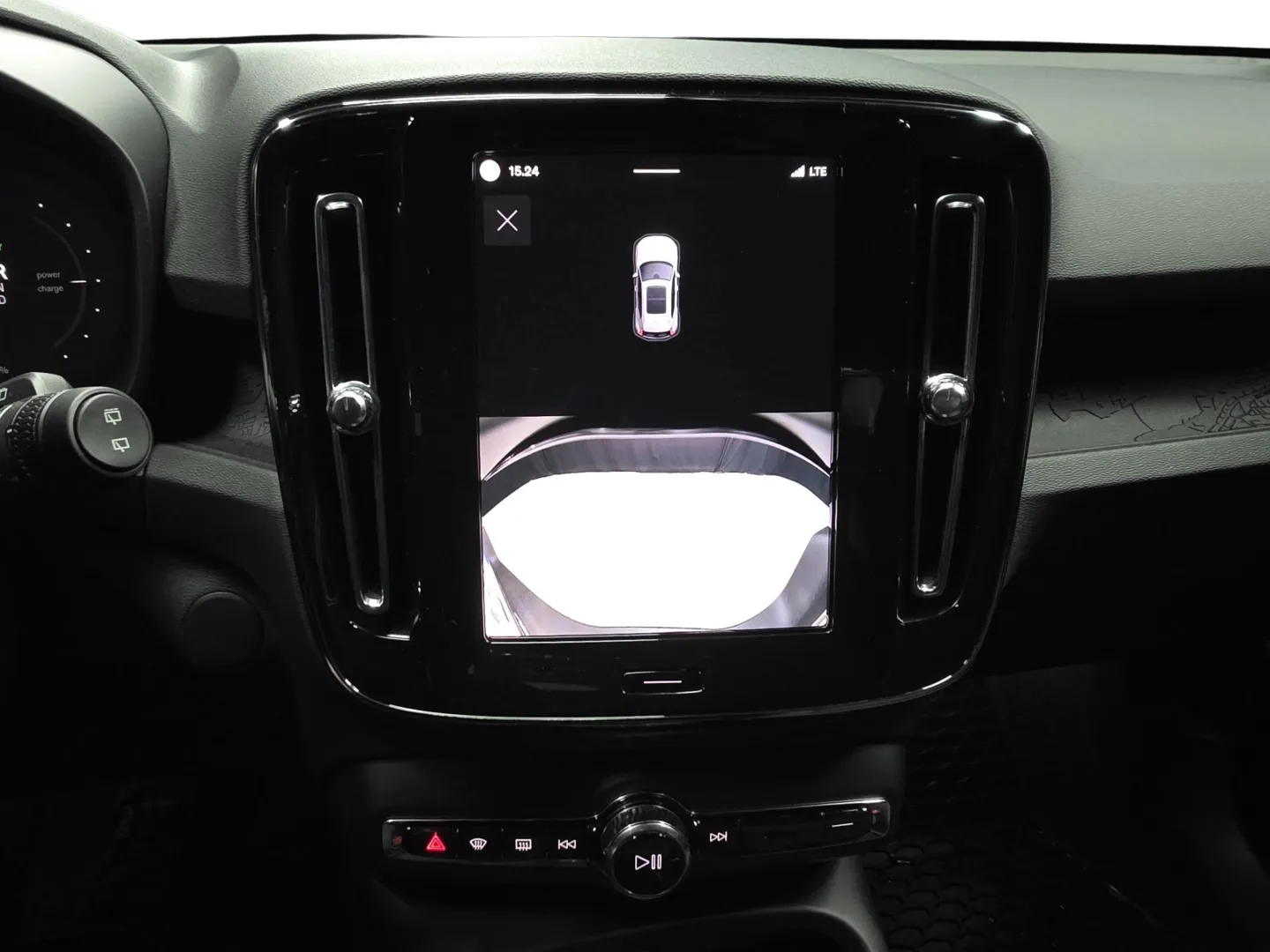 Autokuva 13 - KXE-734