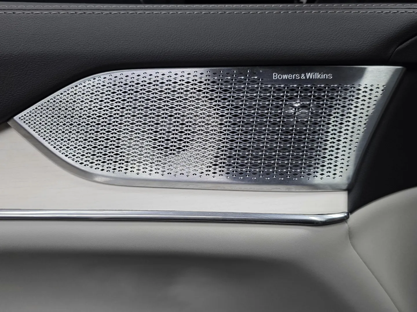 Autokuva 15 - KXH-546