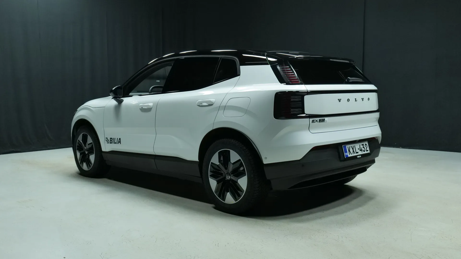 Autokuva 2 - KXL-432