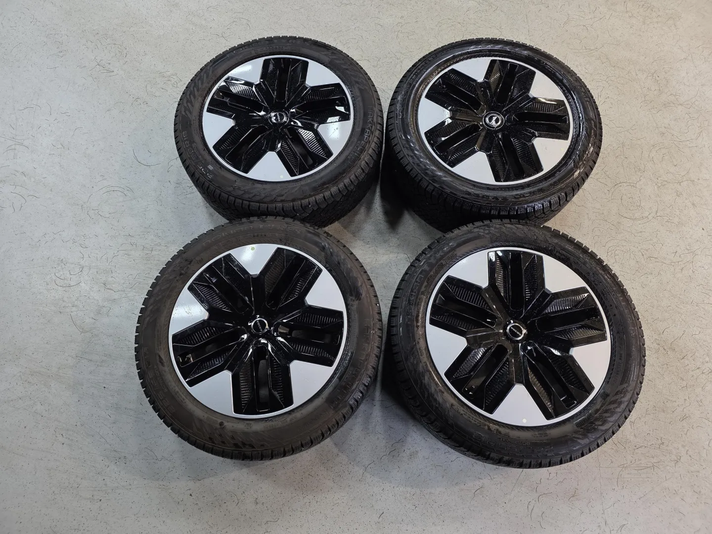 Autokuva 12 - KXL-432