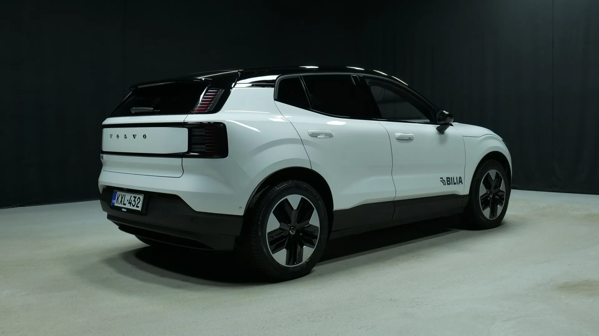 Autokuva 3 - KXL-432